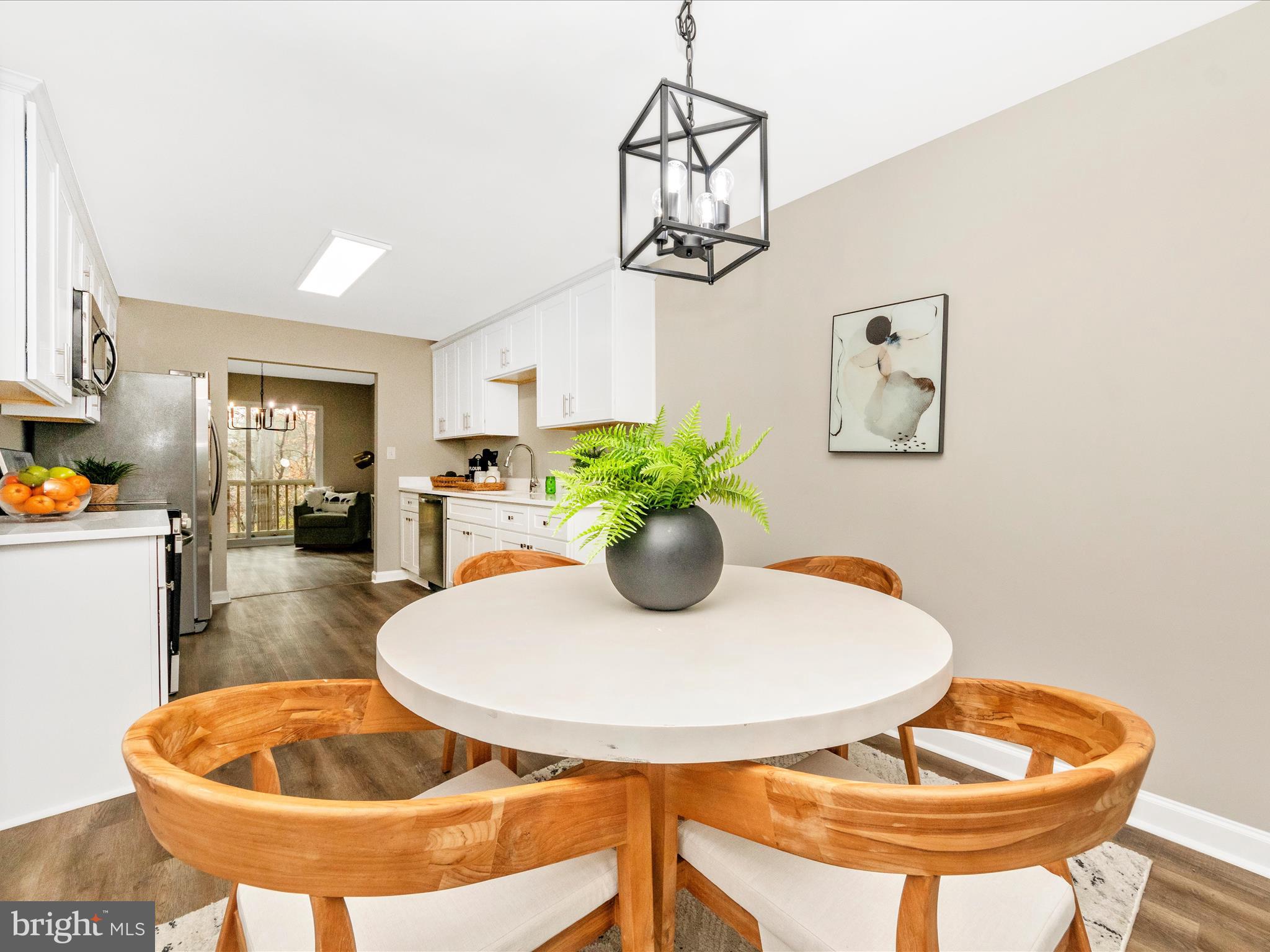 WOODLAND HILLS - Residential