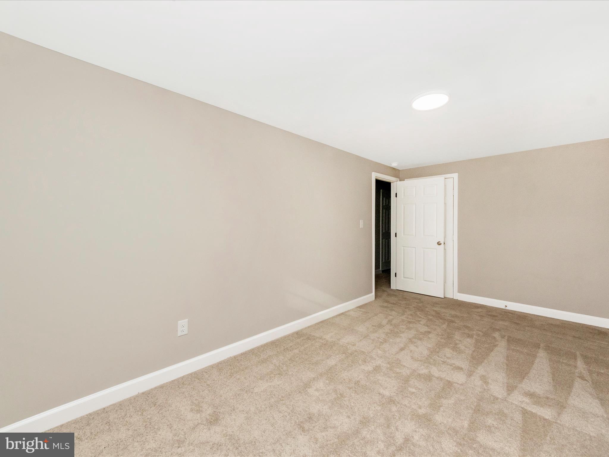 WOODLAND HILLS - Residential