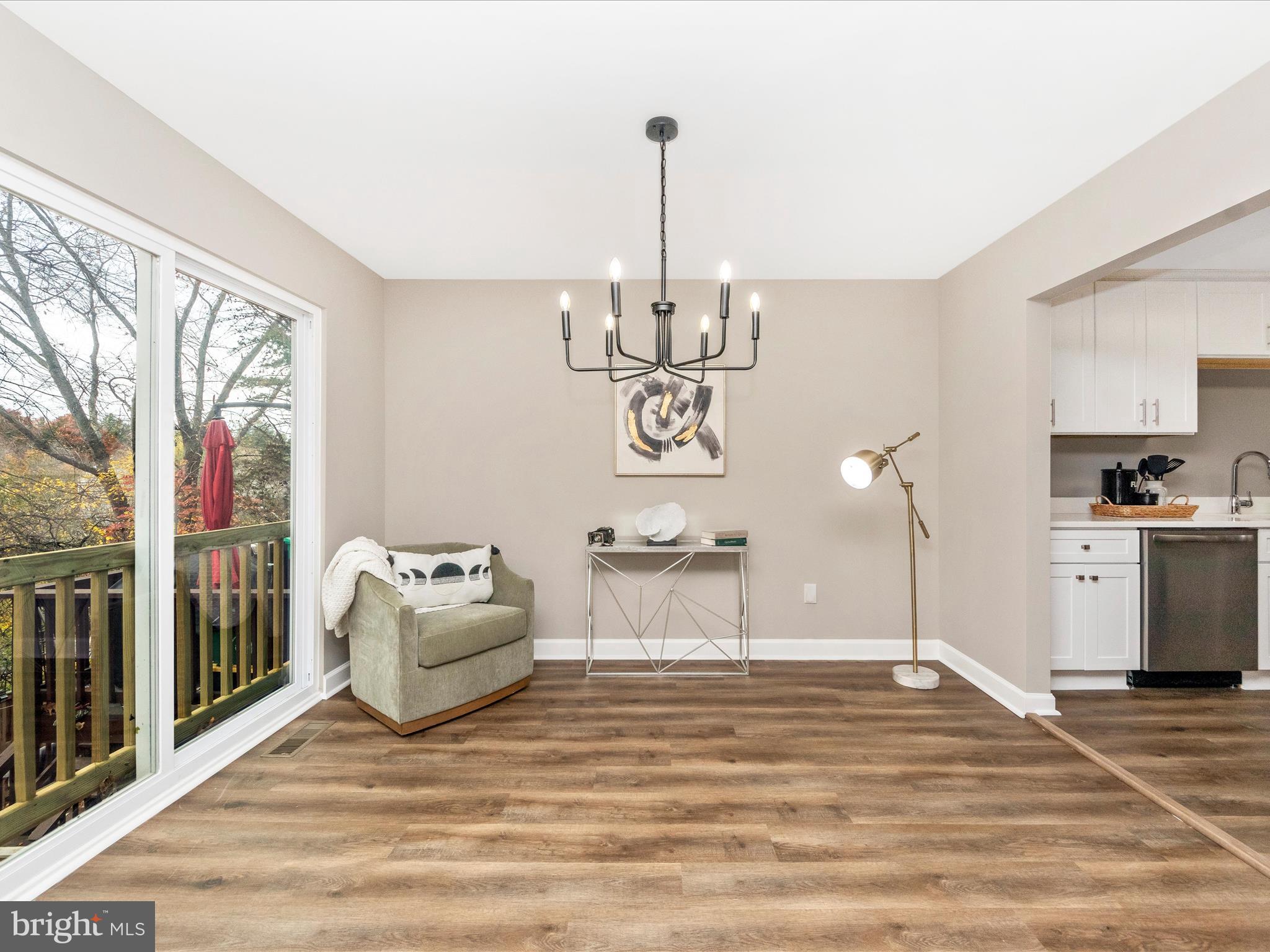 WOODLAND HILLS - Residential