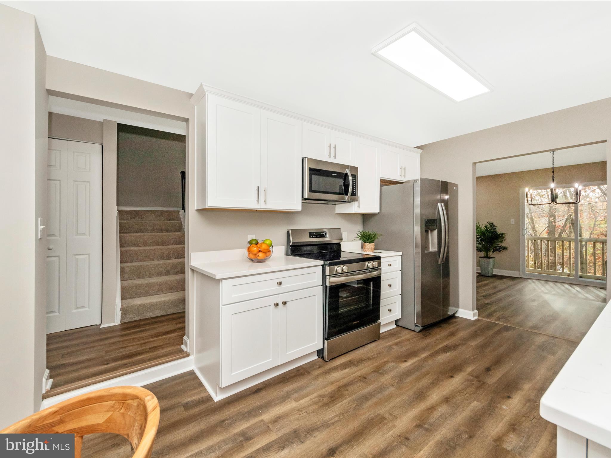 WOODLAND HILLS - Residential