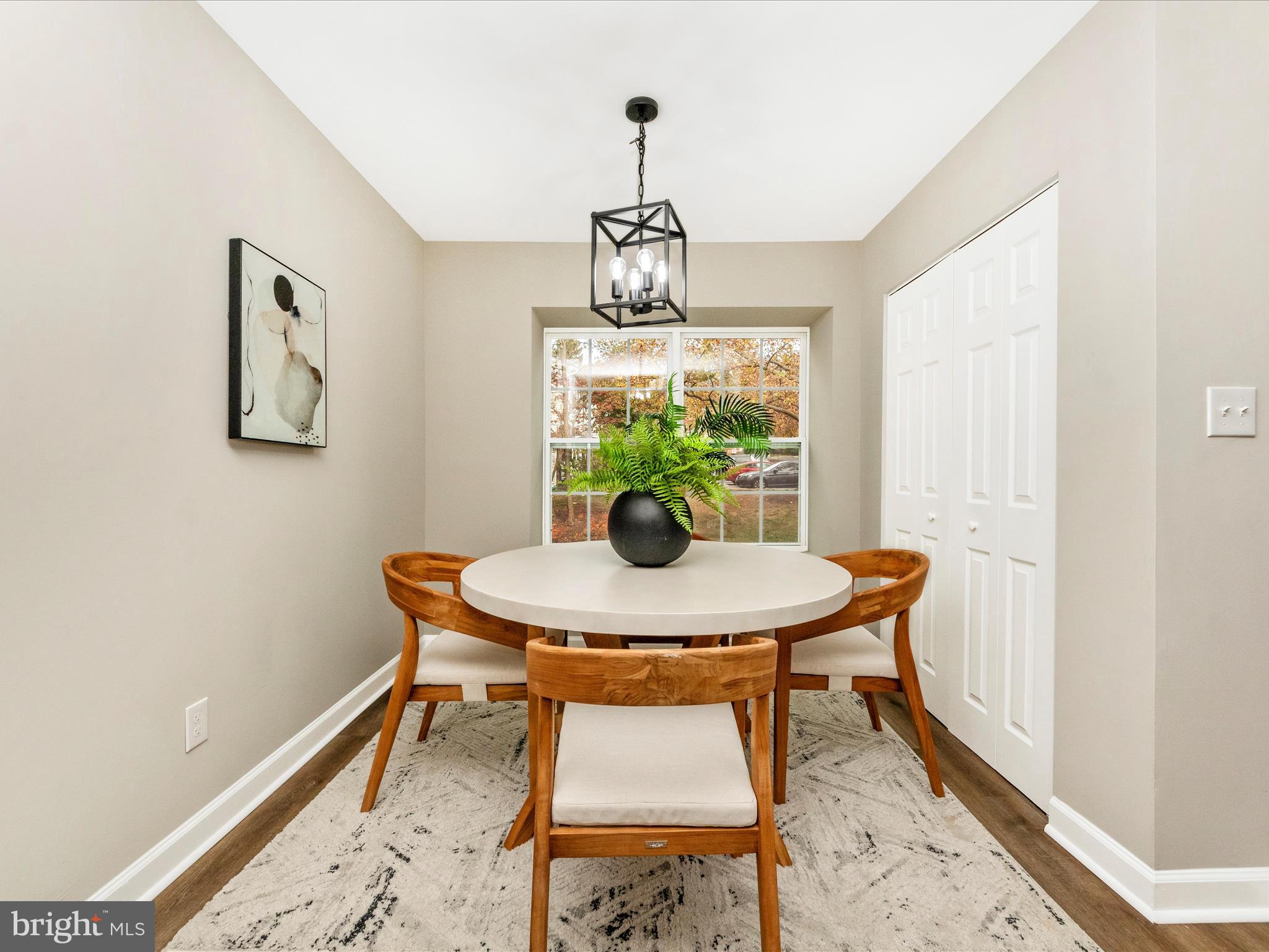 WOODLAND HILLS - Residential