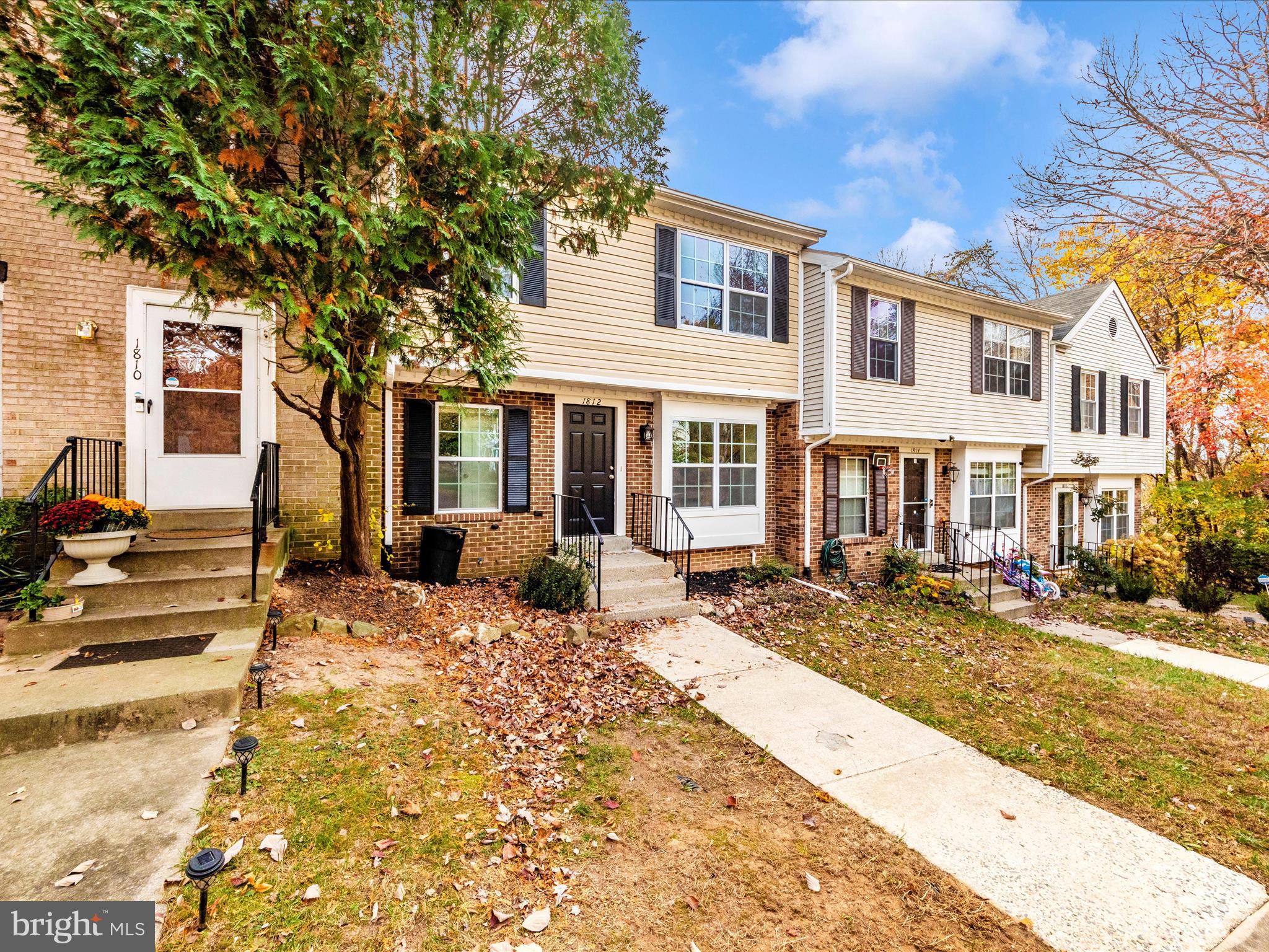 WOODLAND HILLS - Residential