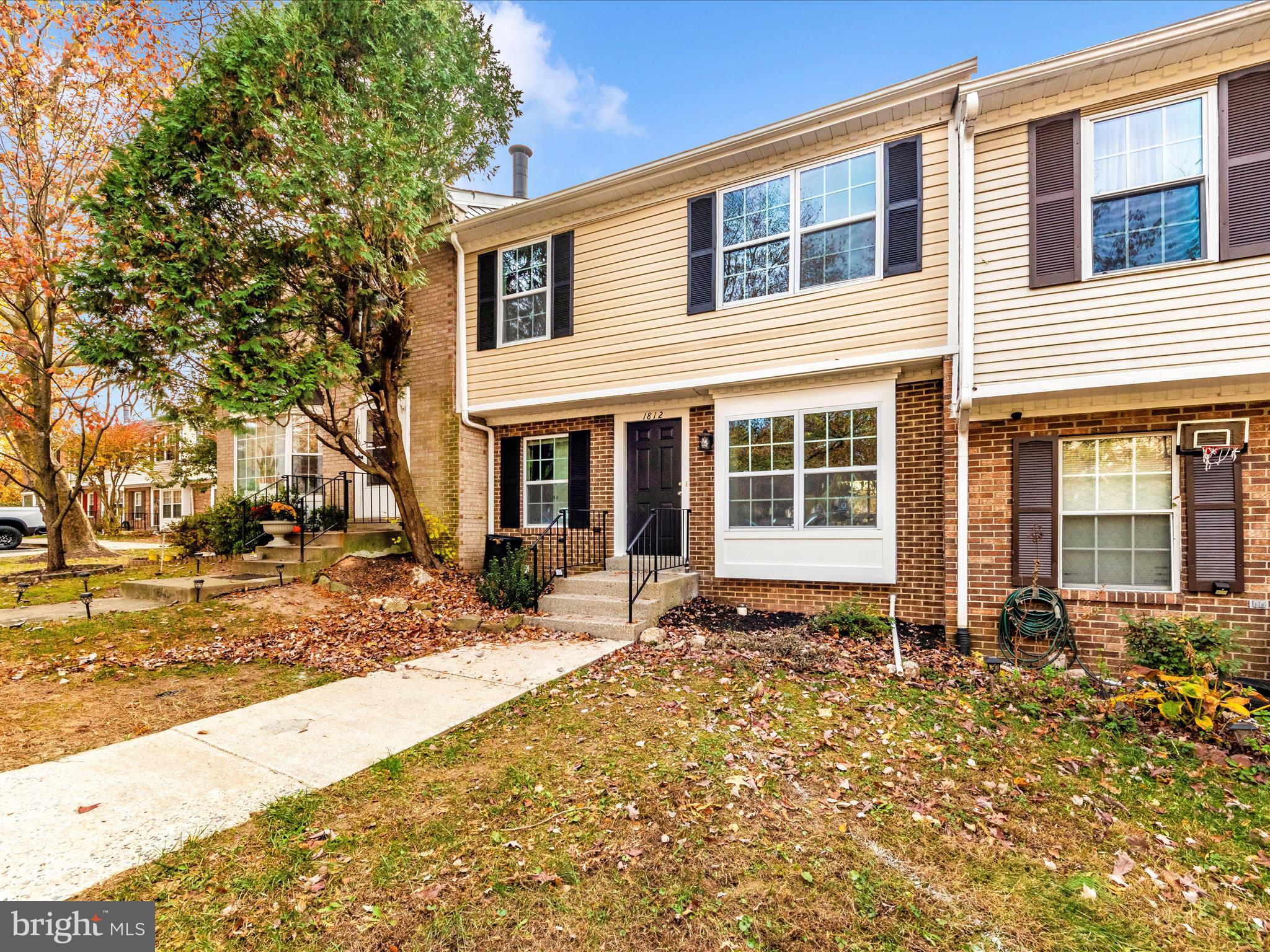 WOODLAND HILLS - Residential