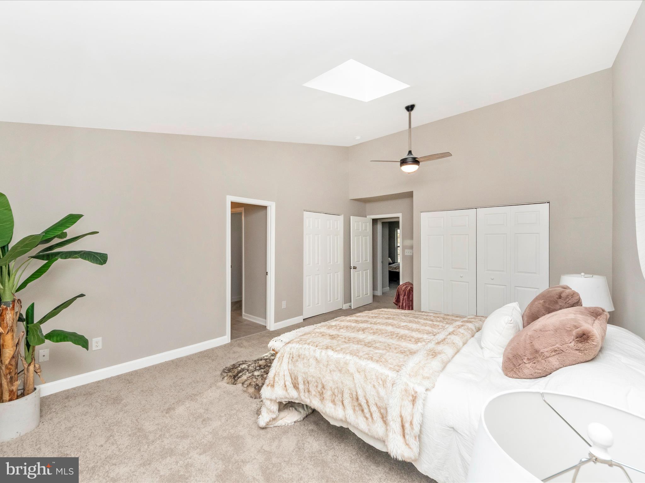 WOODLAND HILLS - Residential