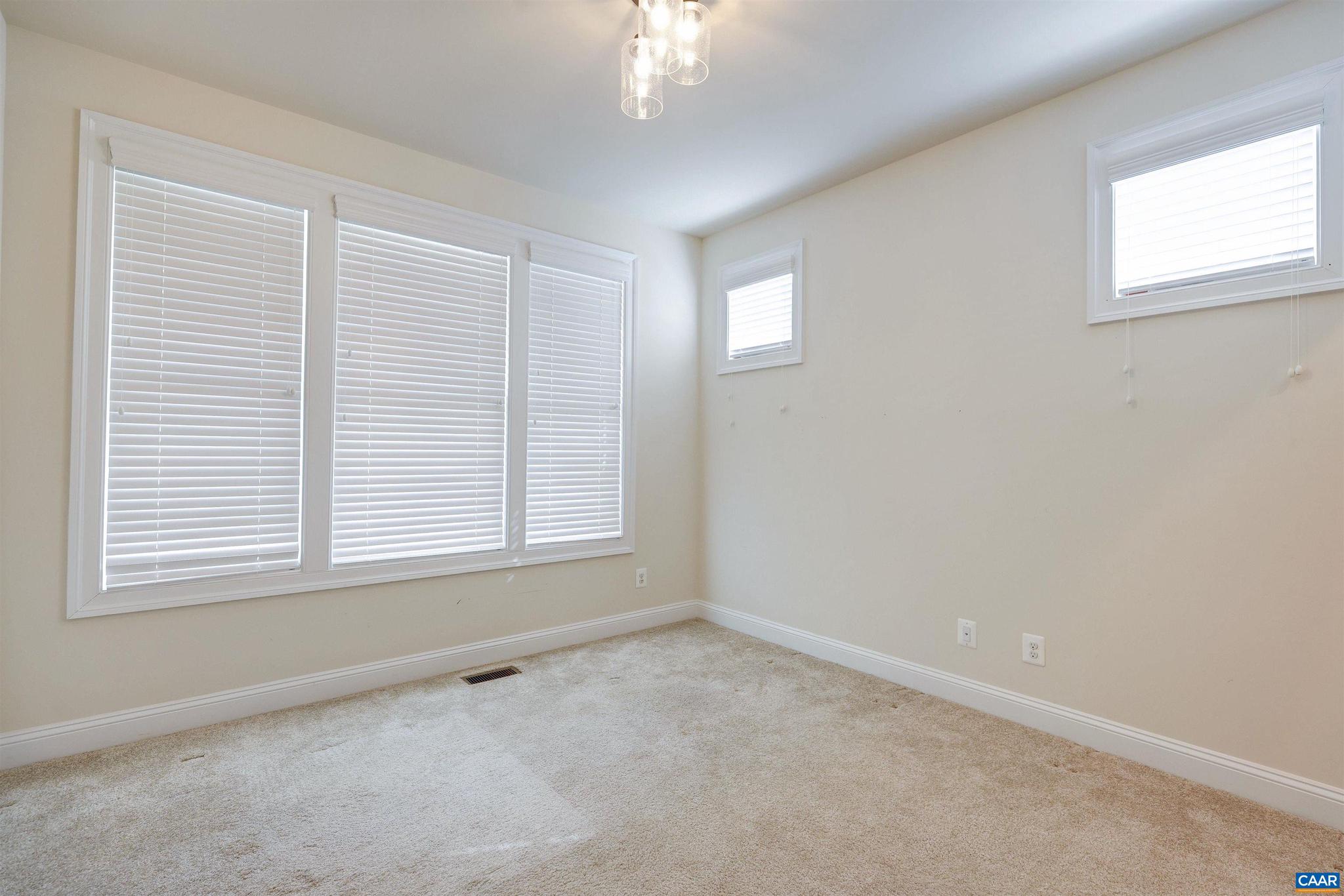 SPRING CREEK - Residential