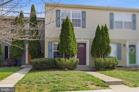 Photo of 534 Lancaster Place #534, FREDERICK, MD 21703 (MLS # MDFR2076758)