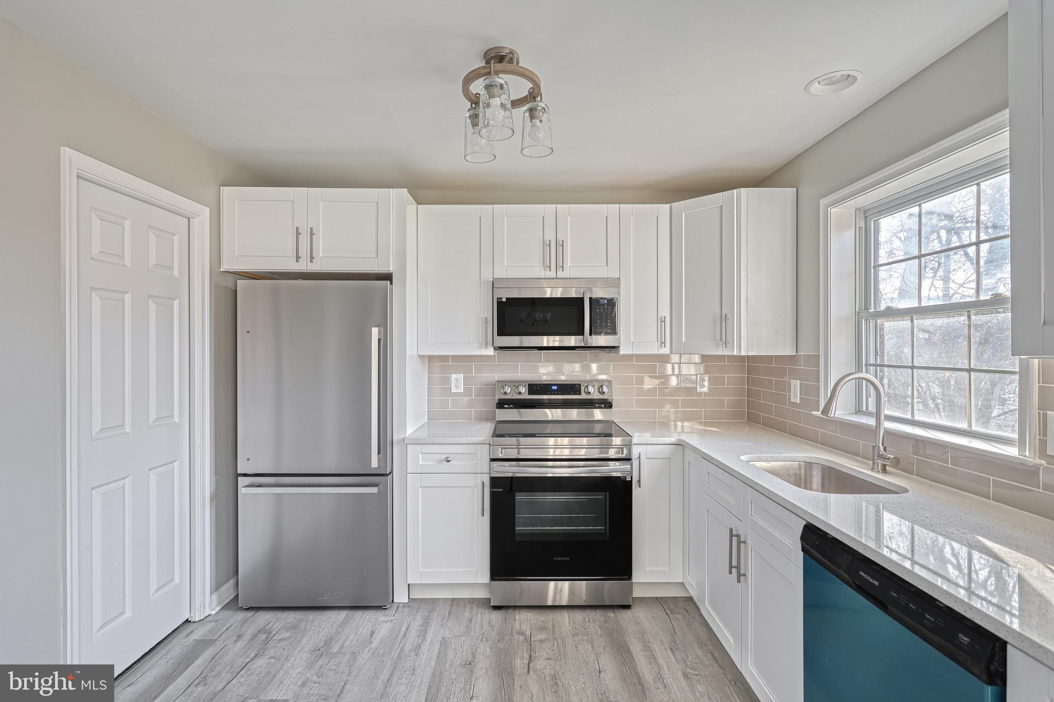 ASBURY POINTE - Residential