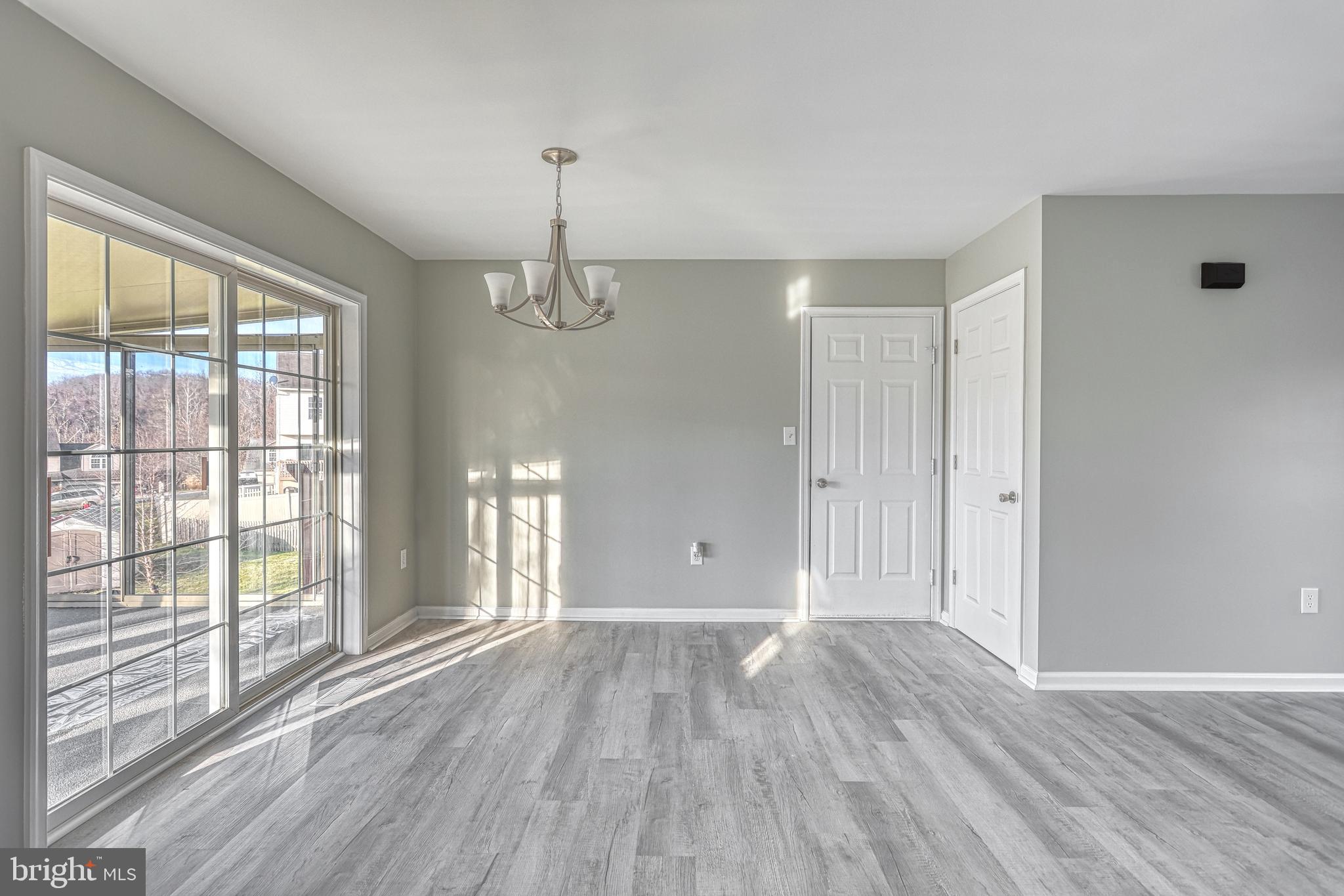 ASBURY POINTE - Residential