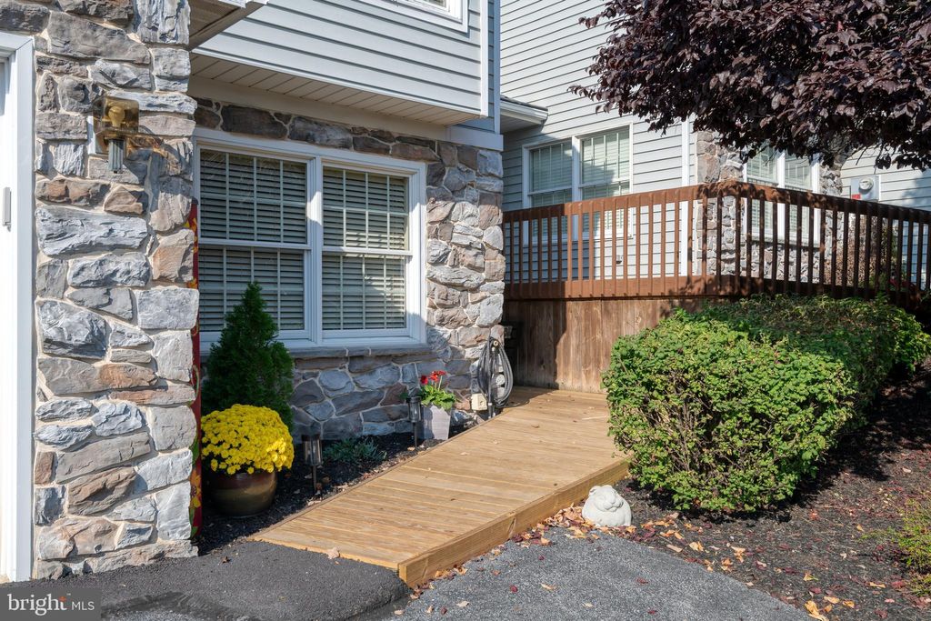 Photo of 202 Mountainstone Drive, Elizabethtown, PA 17022 (MLS # PALA2058748)