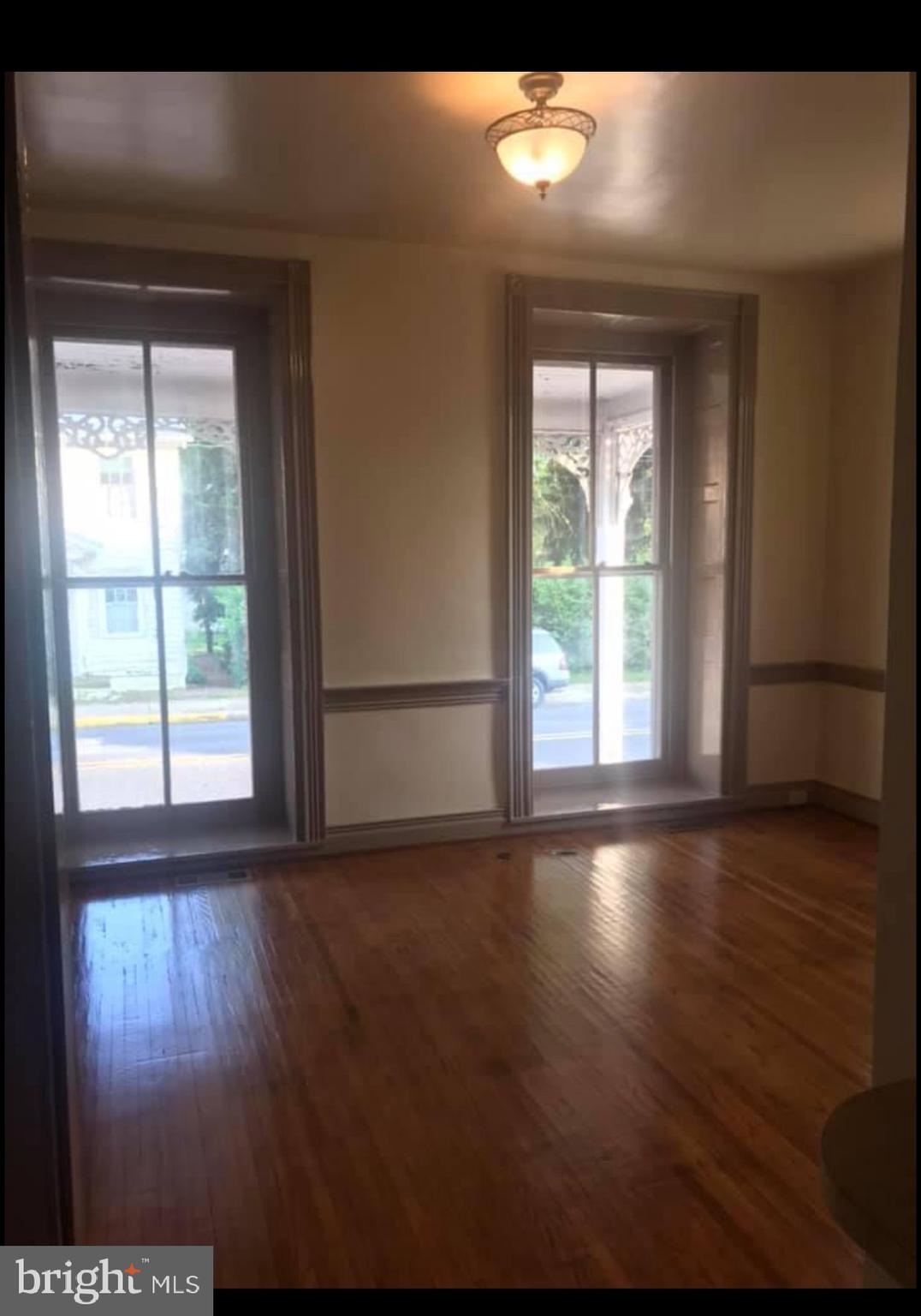 84 W MAIN STREET 86