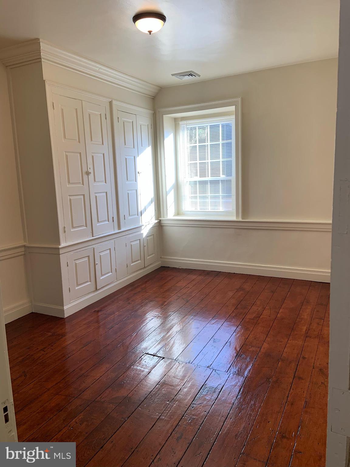 84 W MAIN STREET 86