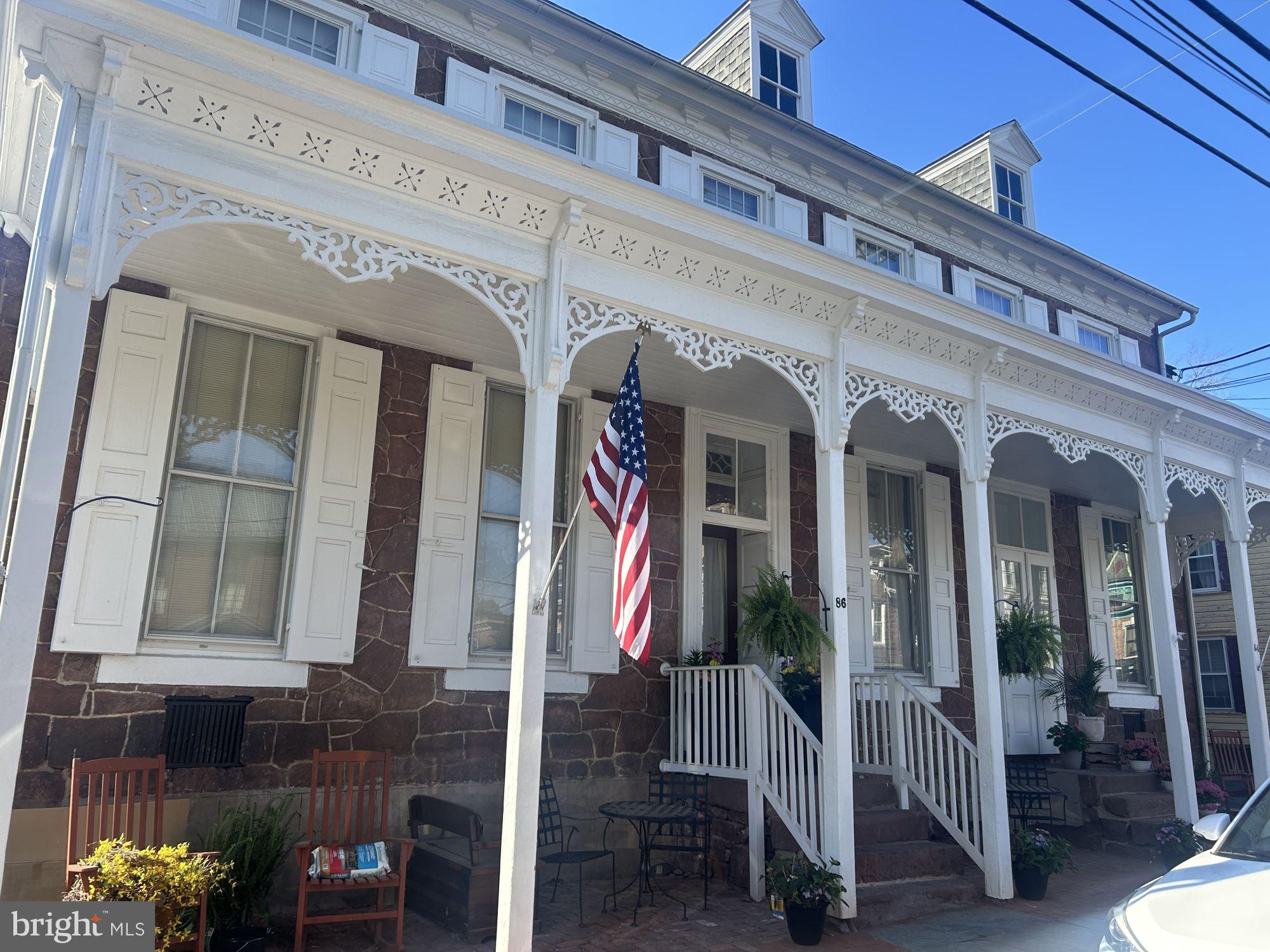 84 W MAIN STREET 86