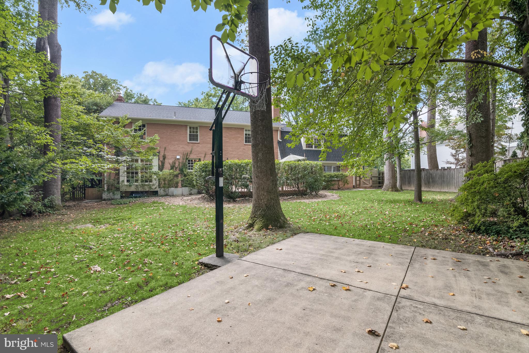 WINDSOR HILLS - Residential