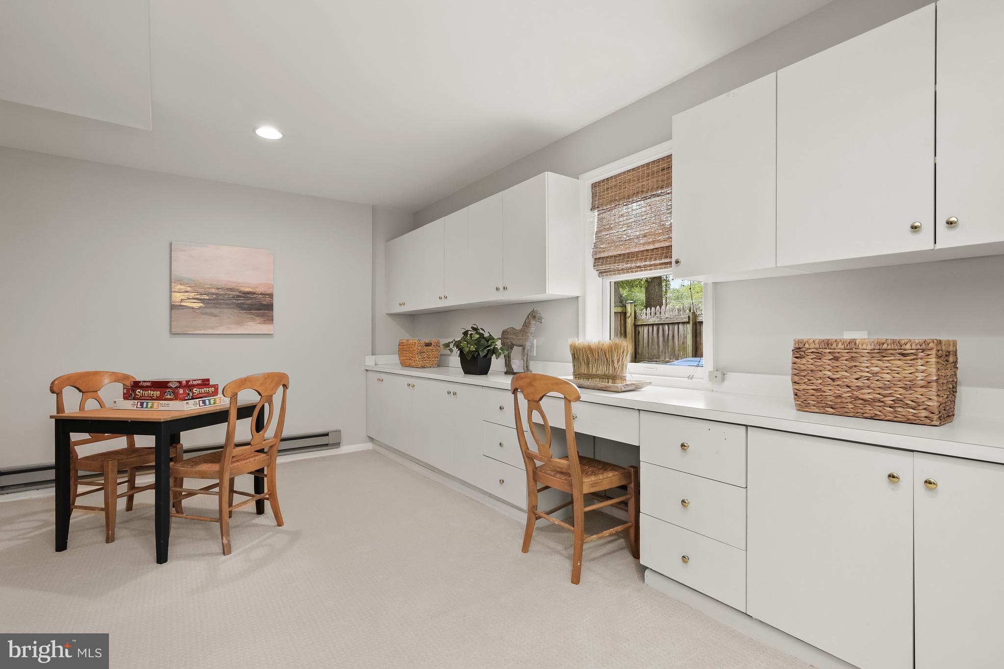 WINDSOR HILLS - Residential