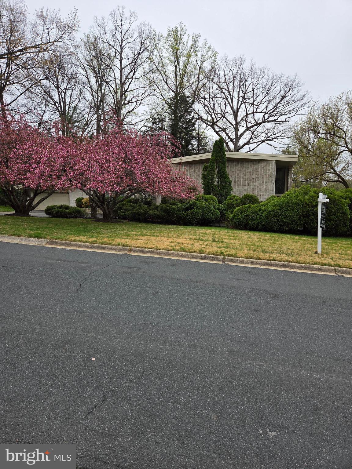 BANNOCKBURN ESTATES - Residential