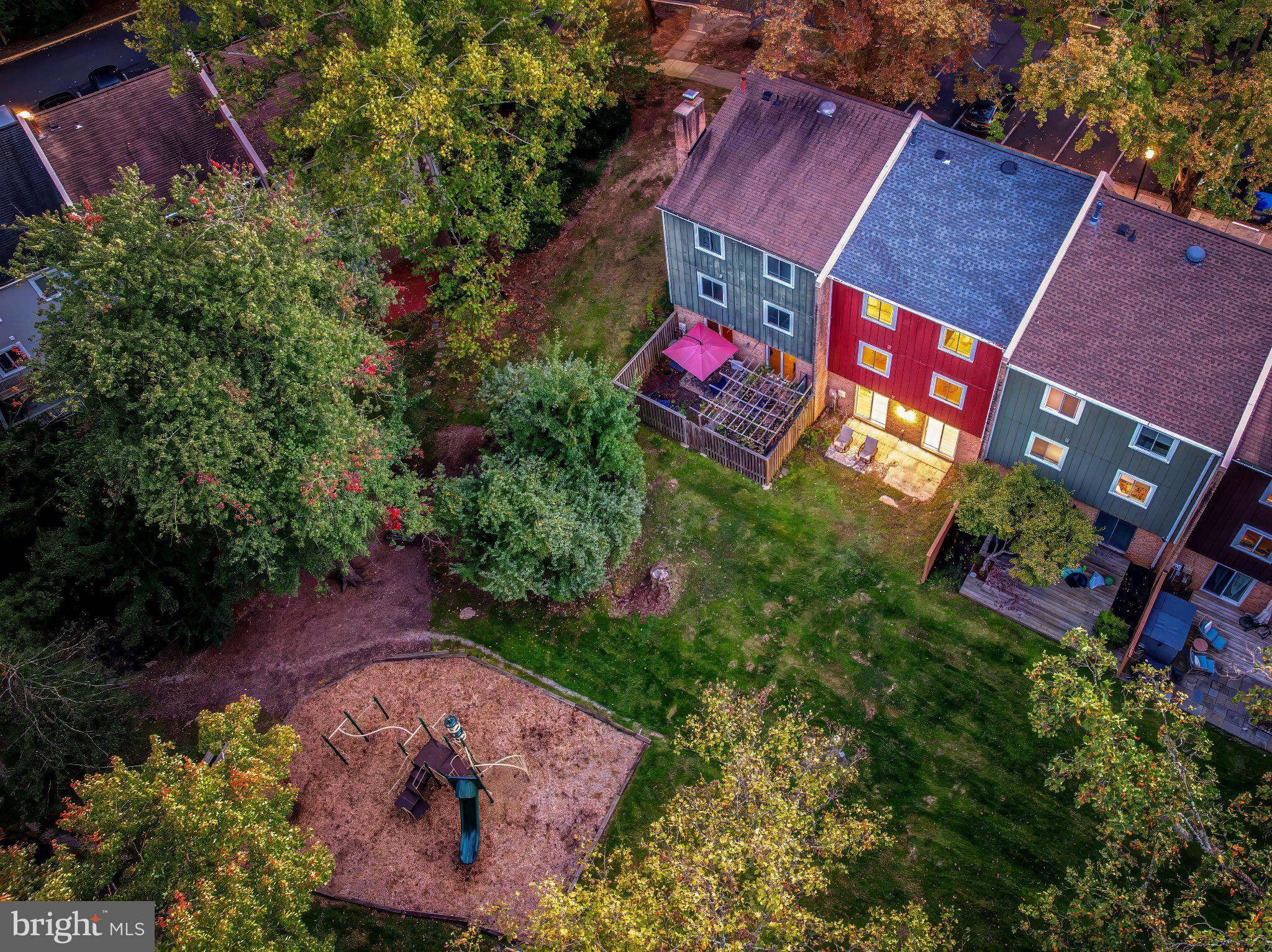 1425 GREENMONT COURT