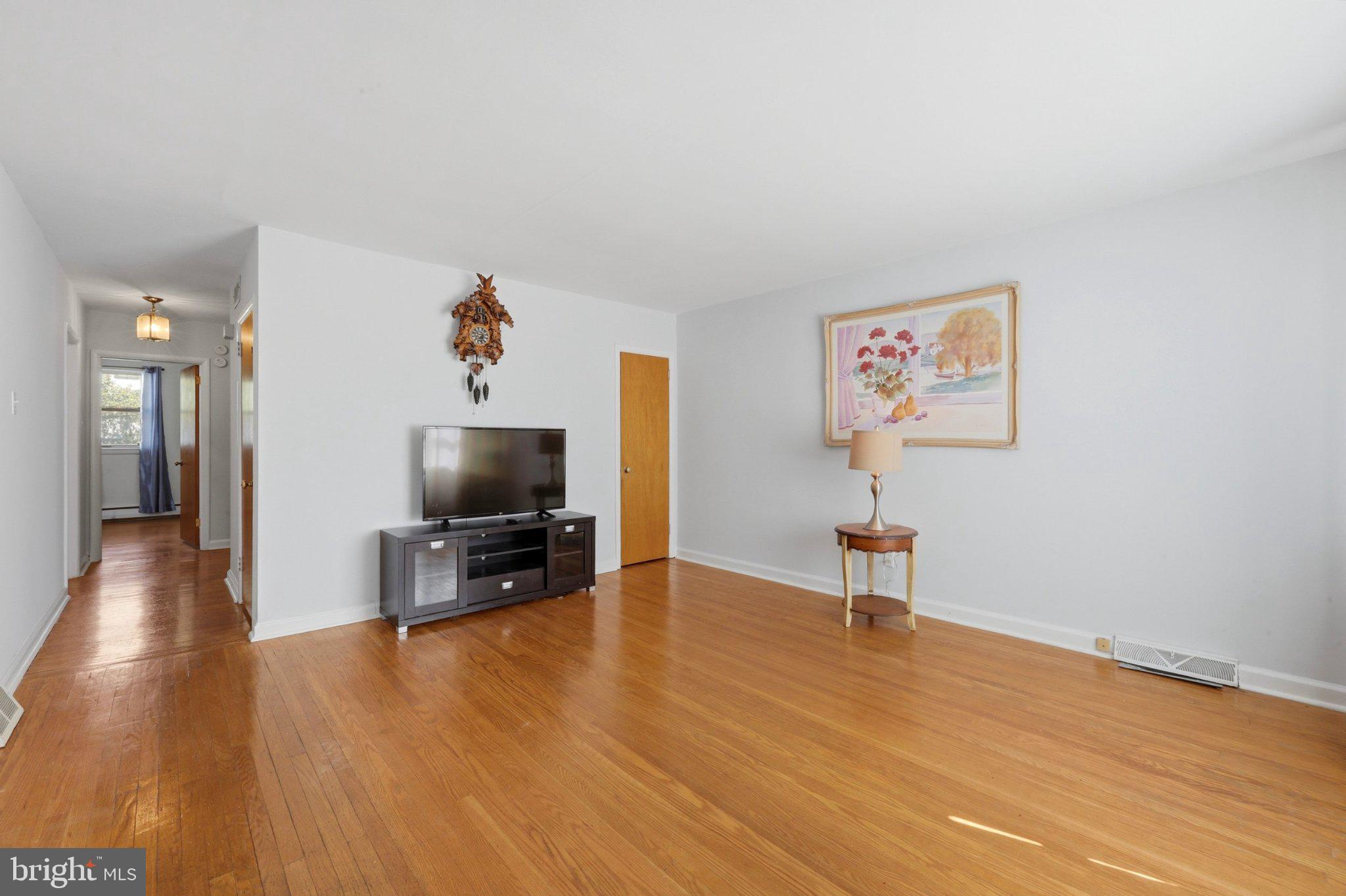 CLIFTON HEIGHTS - Residential