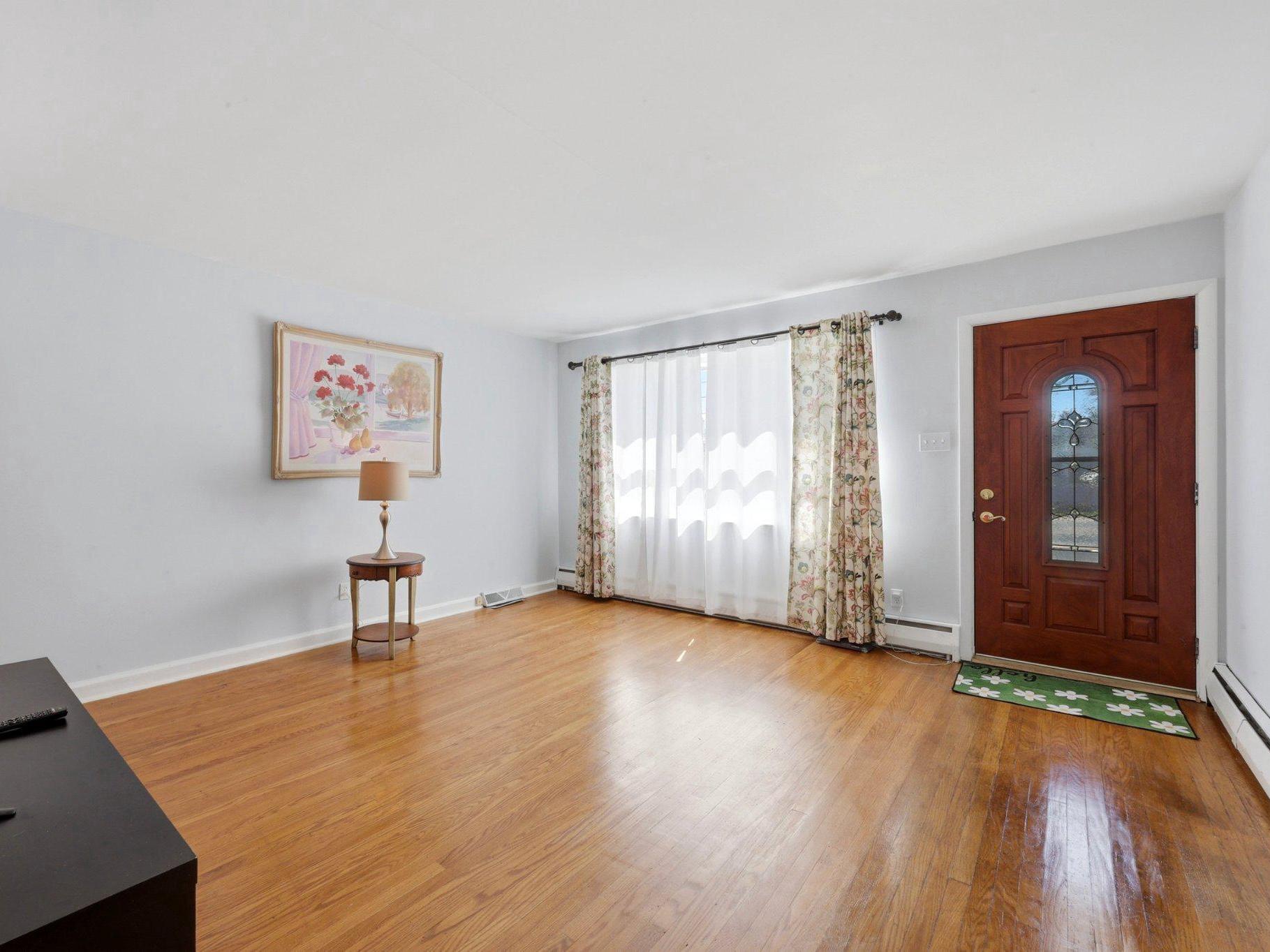 CLIFTON HEIGHTS - Residential