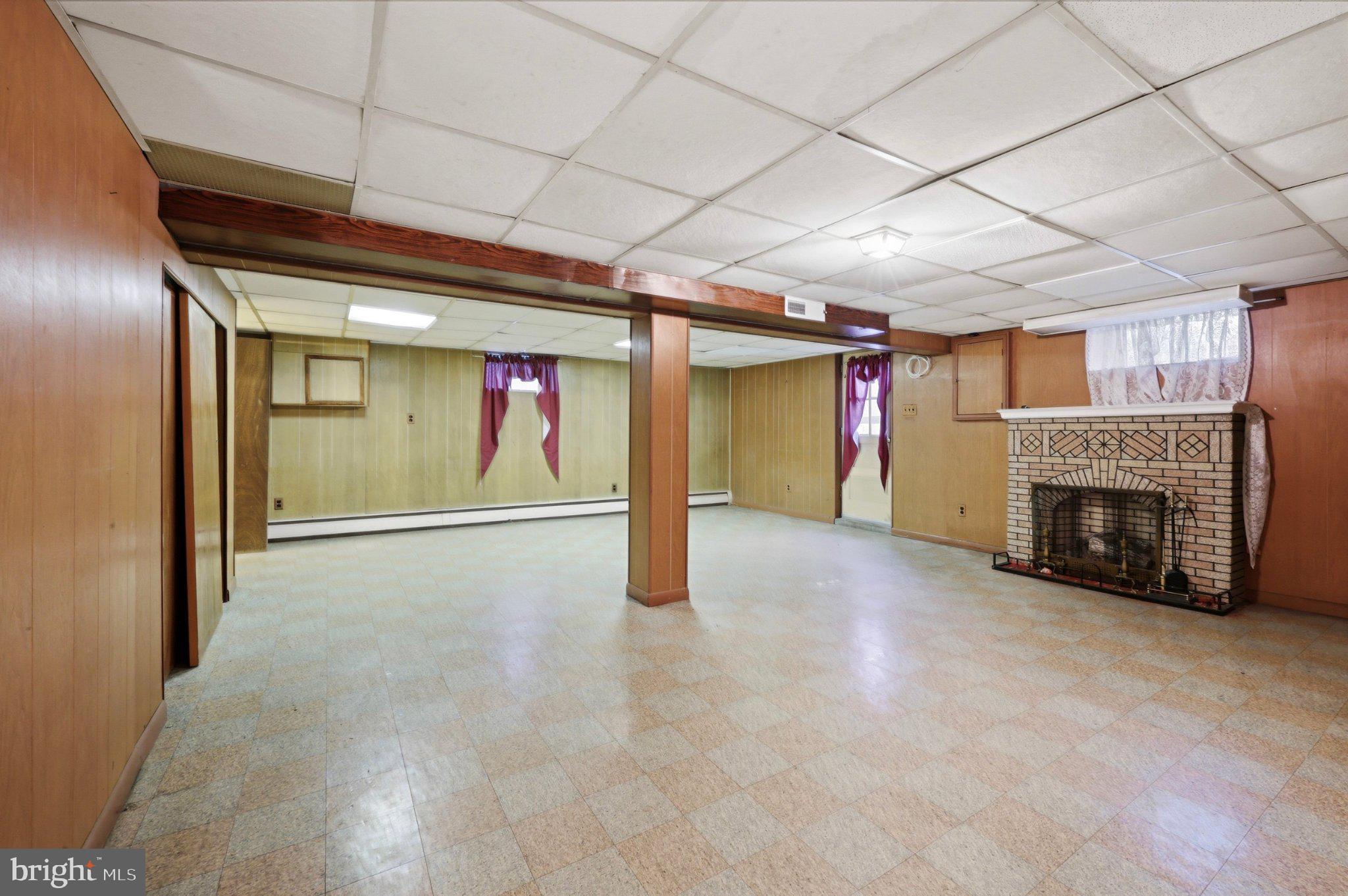 CLIFTON HEIGHTS - Residential