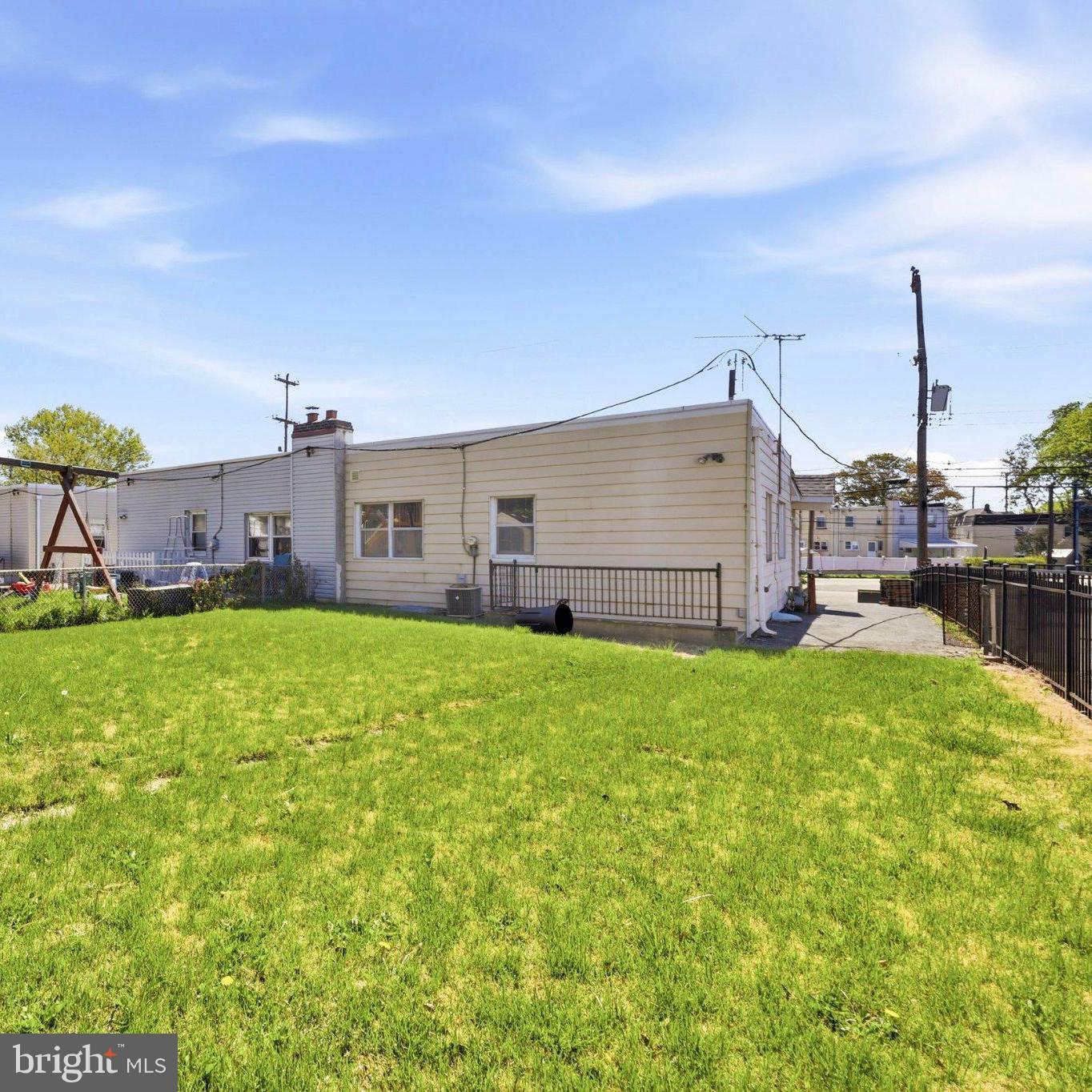 CLIFTON HEIGHTS - Residential