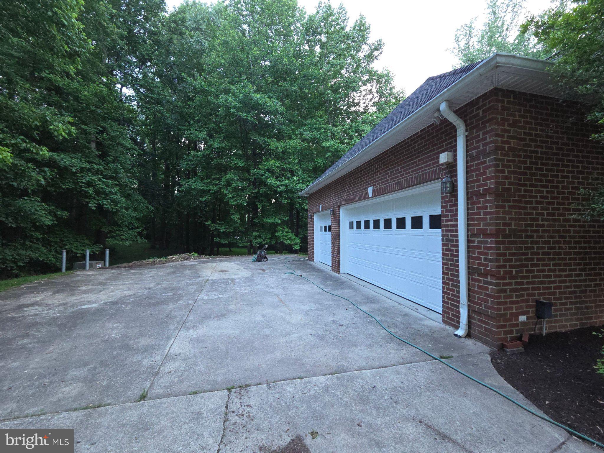 6405 CHEW ROAD