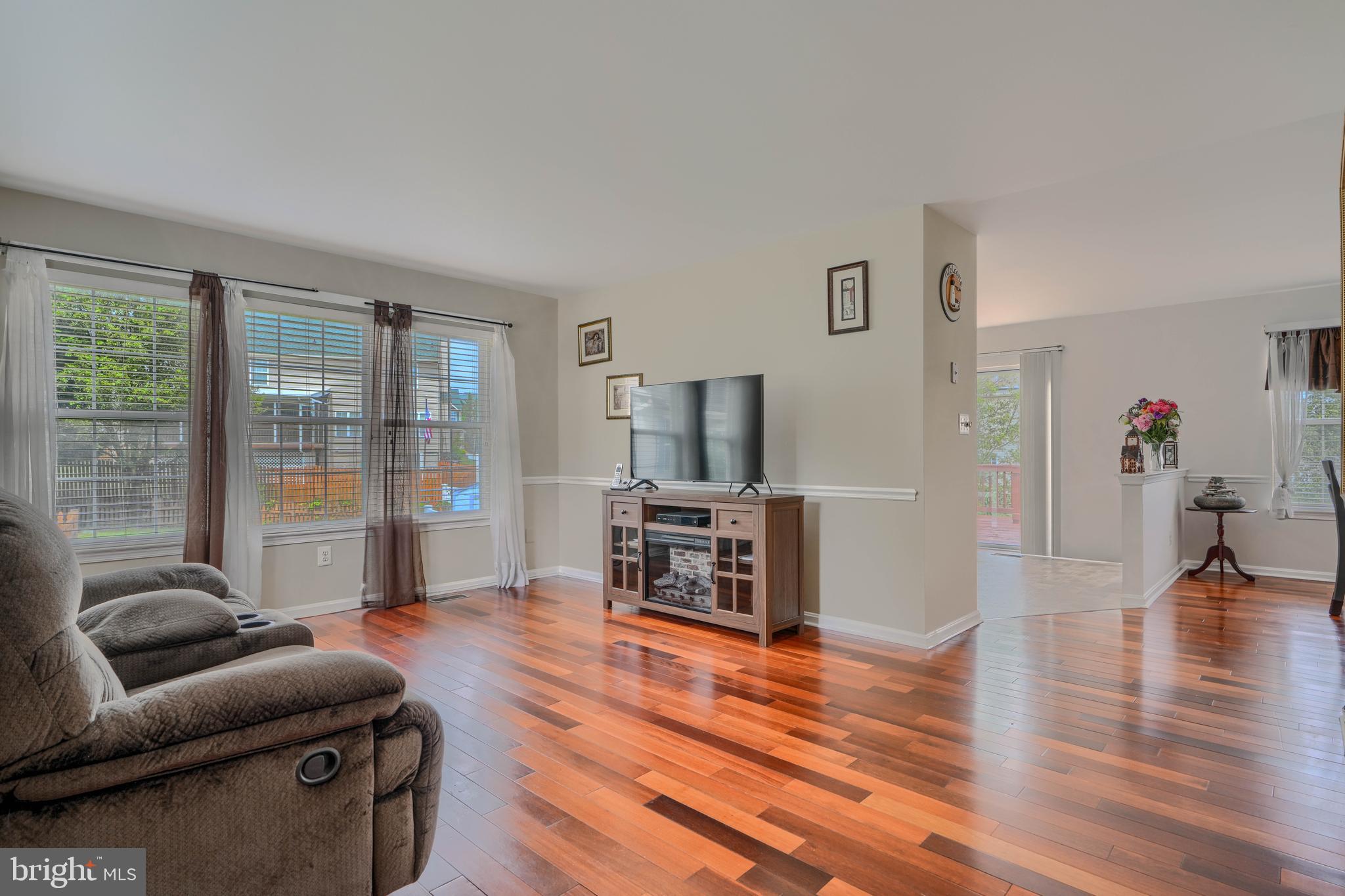 1102 WALNUT HILL COURT