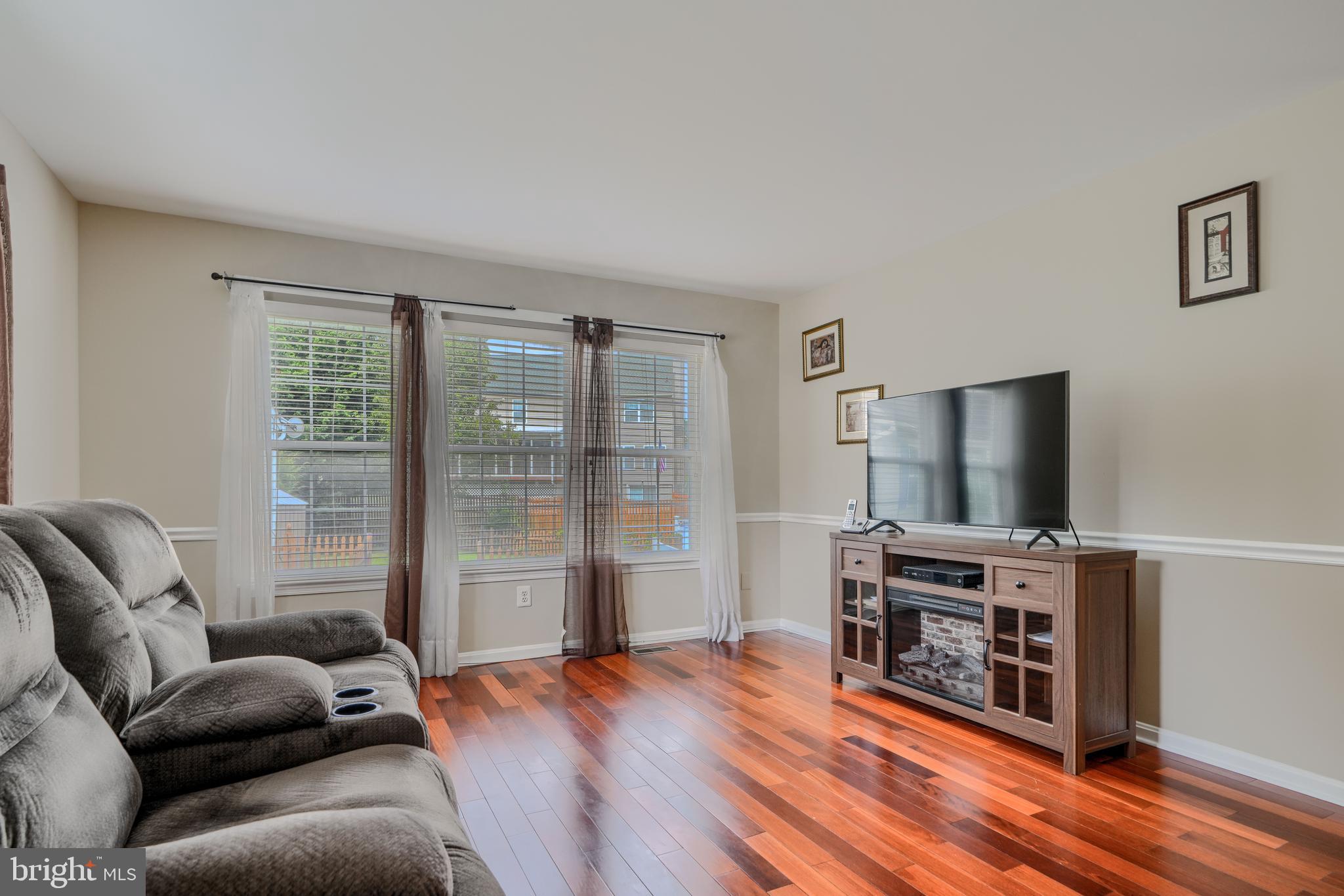 1102 WALNUT HILL COURT