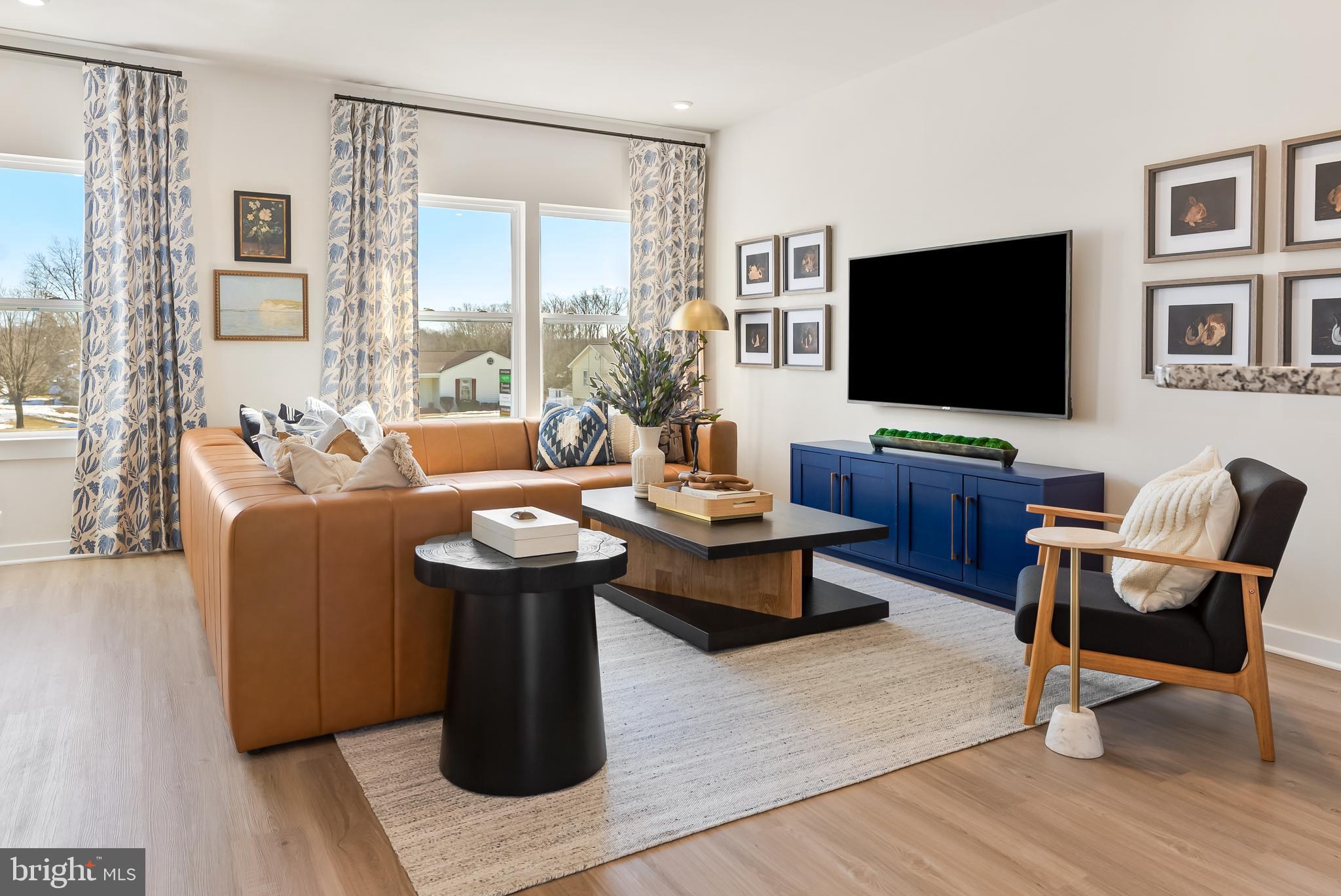 ABRAMS POINTE - Residential