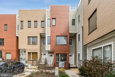 1384 Talbert Court SE Unit 1384, Washington, DC MLS: DCDC2191348