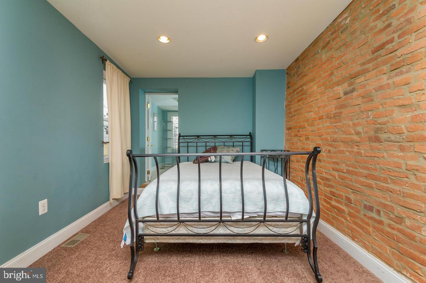 FEDERAL HILL HISTORIC DISTRICT - Residential Lease