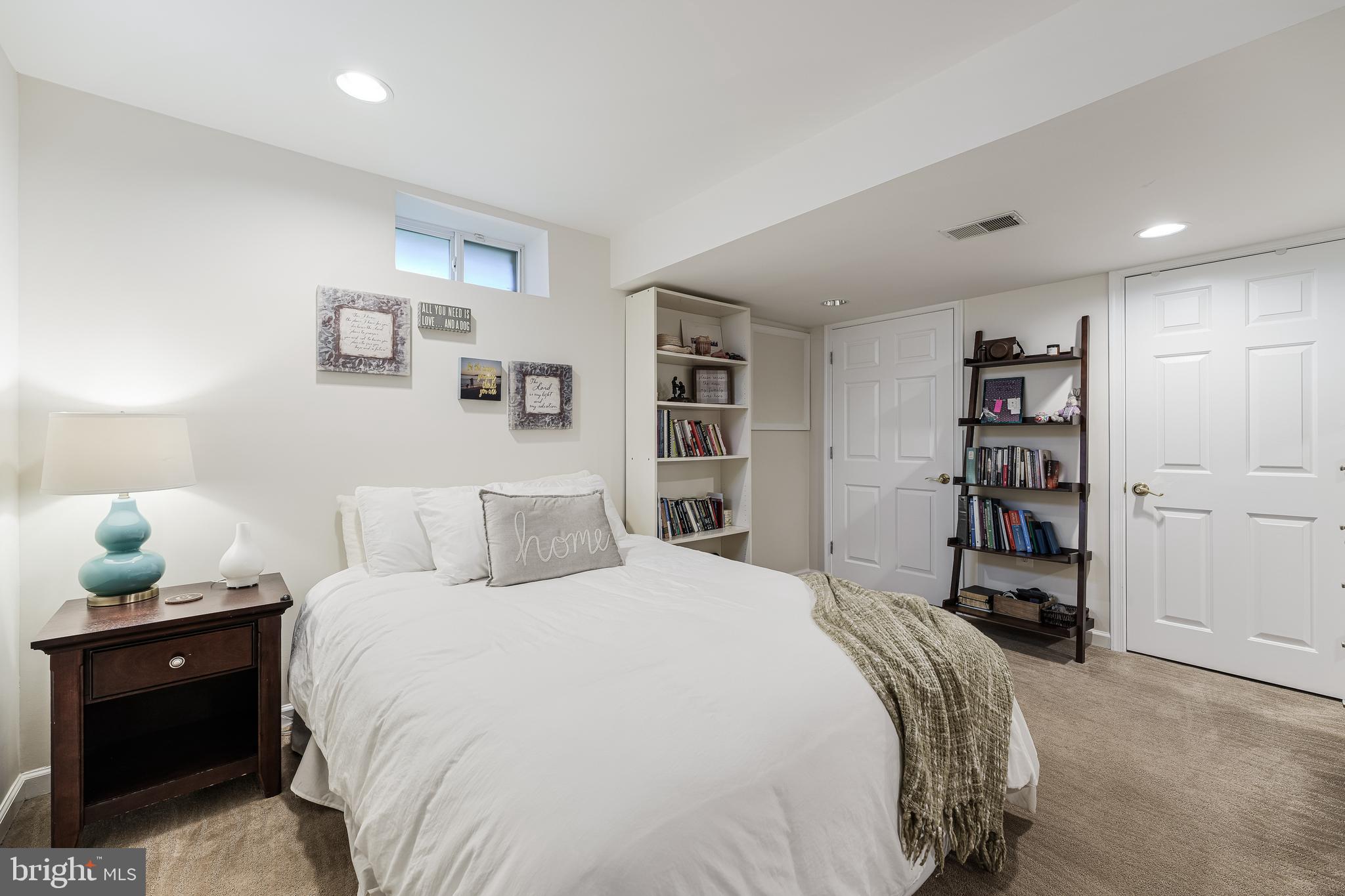 BOLINGTON ROAD - Residential