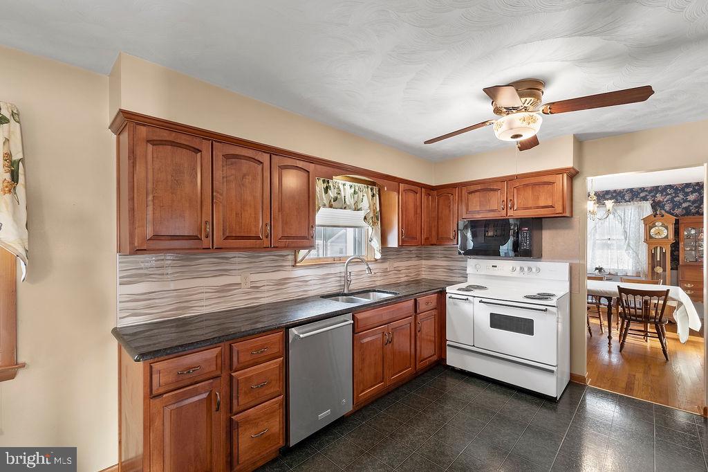 STRABAN TOWNSHIP - Residential