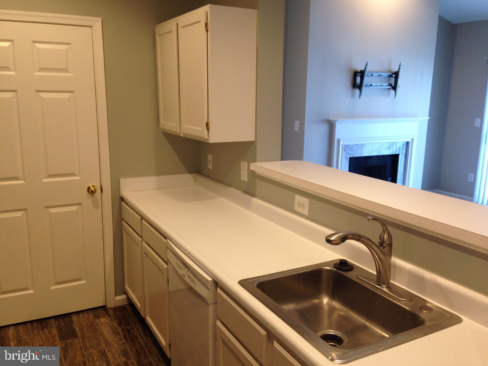 EDGEWATER AT TOWN CENTER - Residential Lease