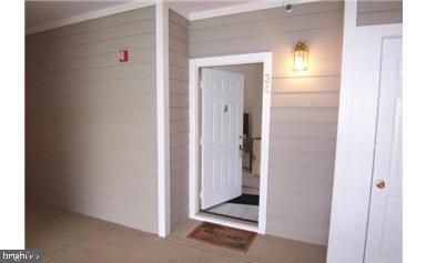 EDGEWATER AT TOWN CENTER - Residential Lease