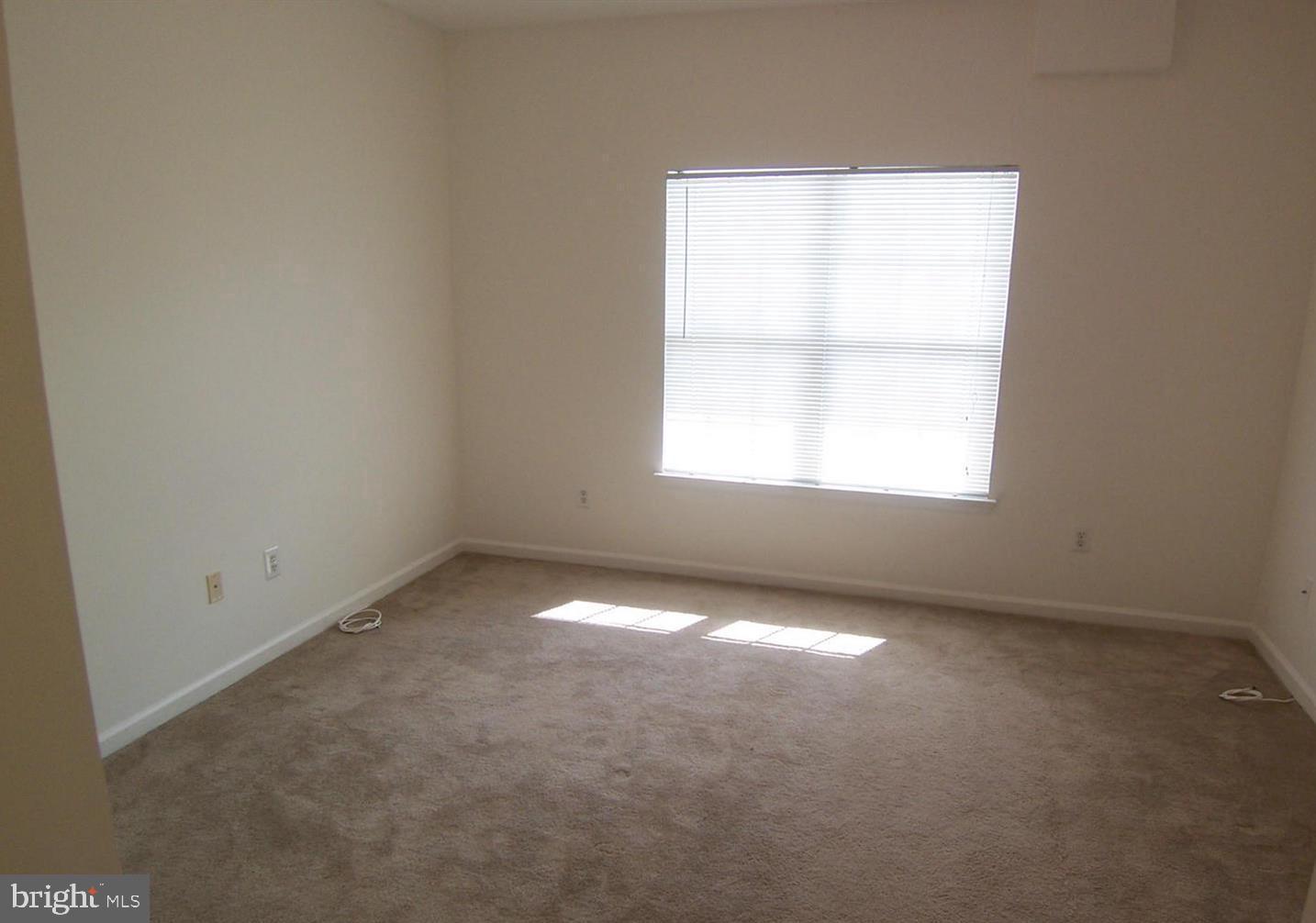 EDGEWATER AT TOWN CENTER - Residential Lease