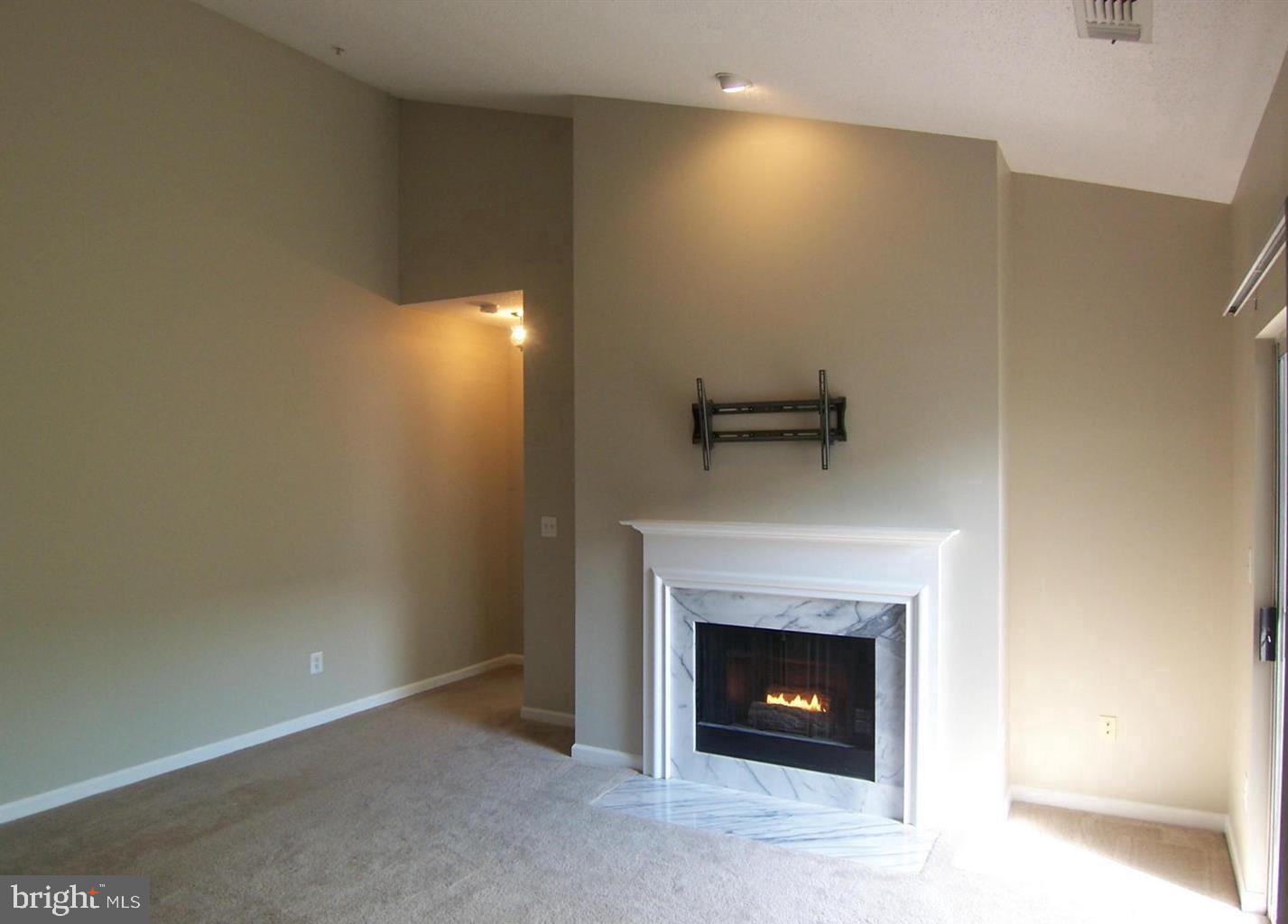 EDGEWATER AT TOWN CENTER - Residential Lease