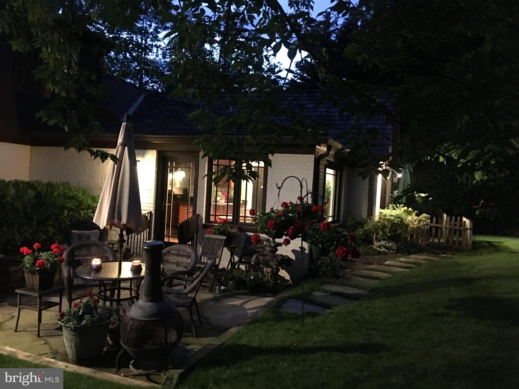 ENGLISH VILLAGE - Residential