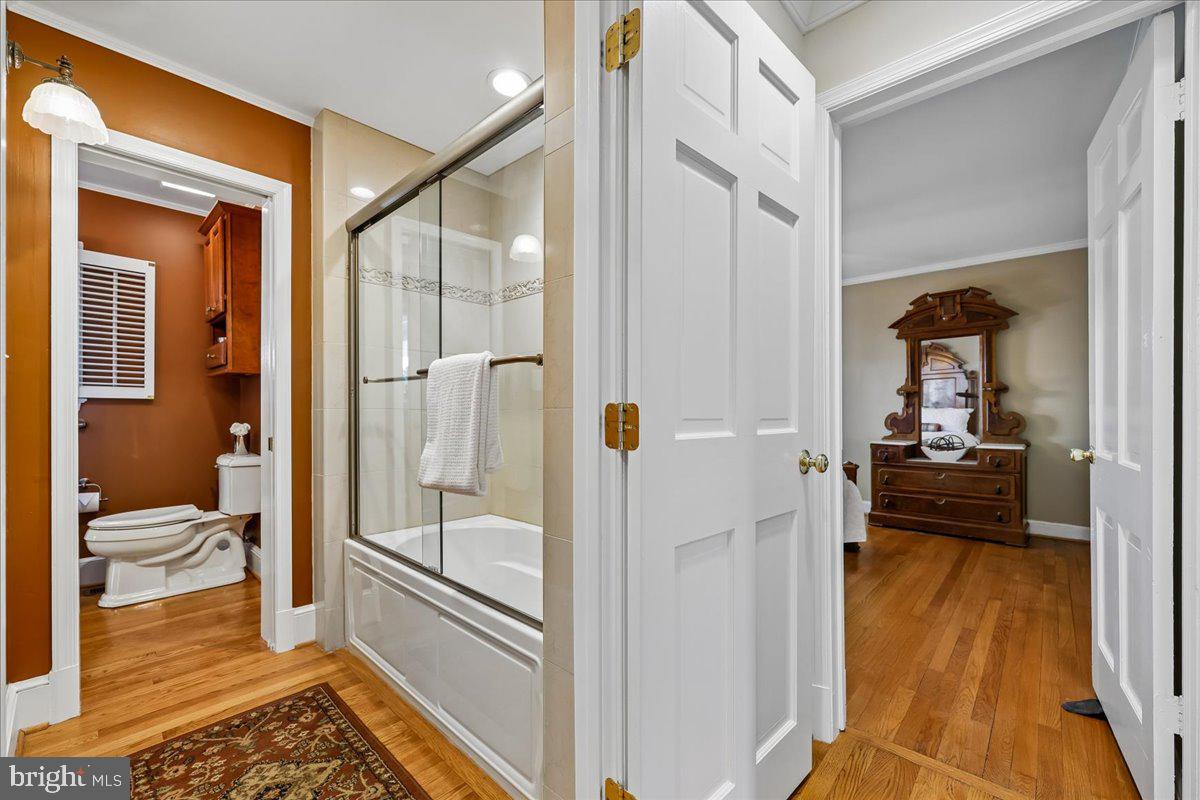 ENGLISH VILLAGE - Residential