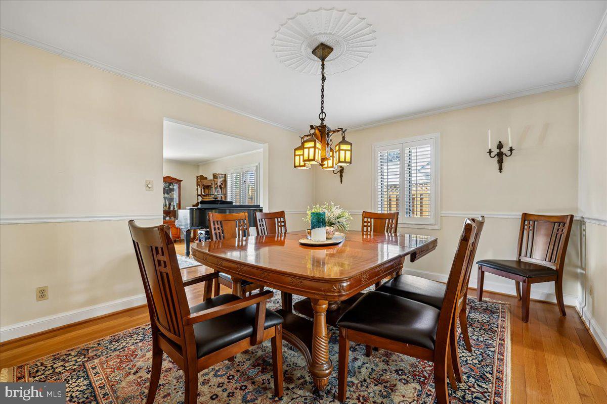 ENGLISH VILLAGE - Residential