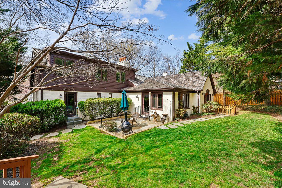 ENGLISH VILLAGE - Residential