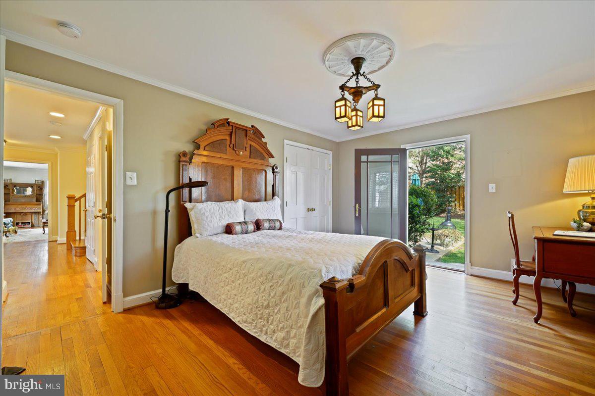 ENGLISH VILLAGE - Residential