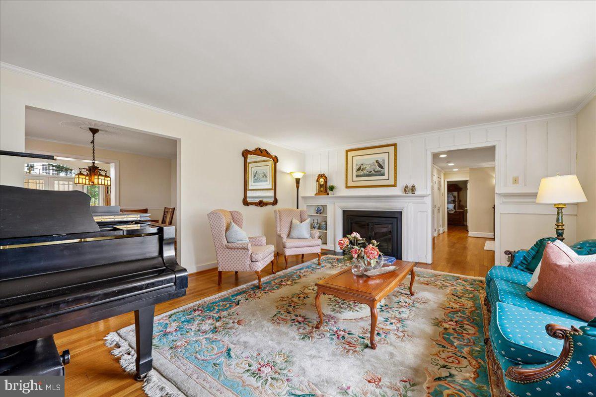 ENGLISH VILLAGE - Residential