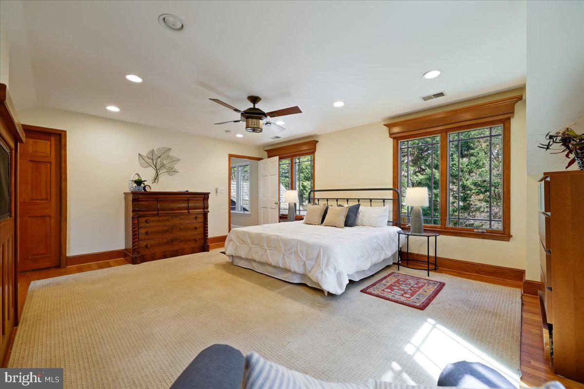 ENGLISH VILLAGE - Residential