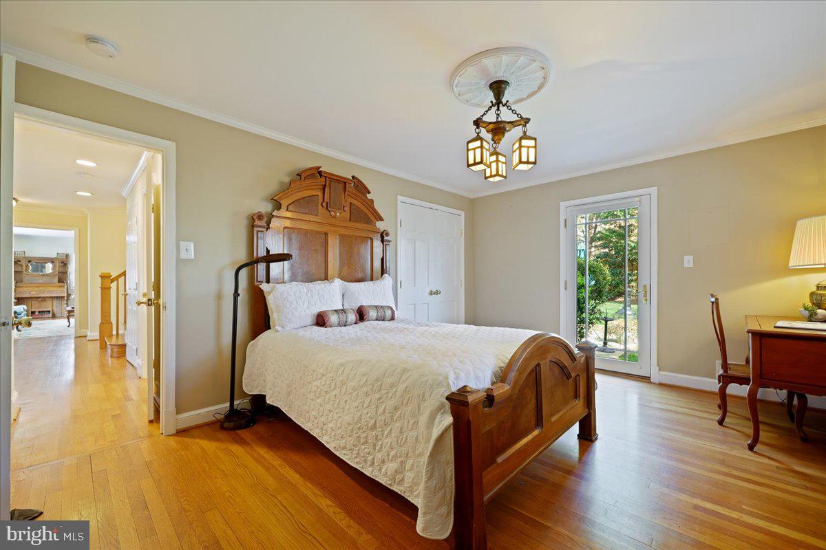 ENGLISH VILLAGE - Residential