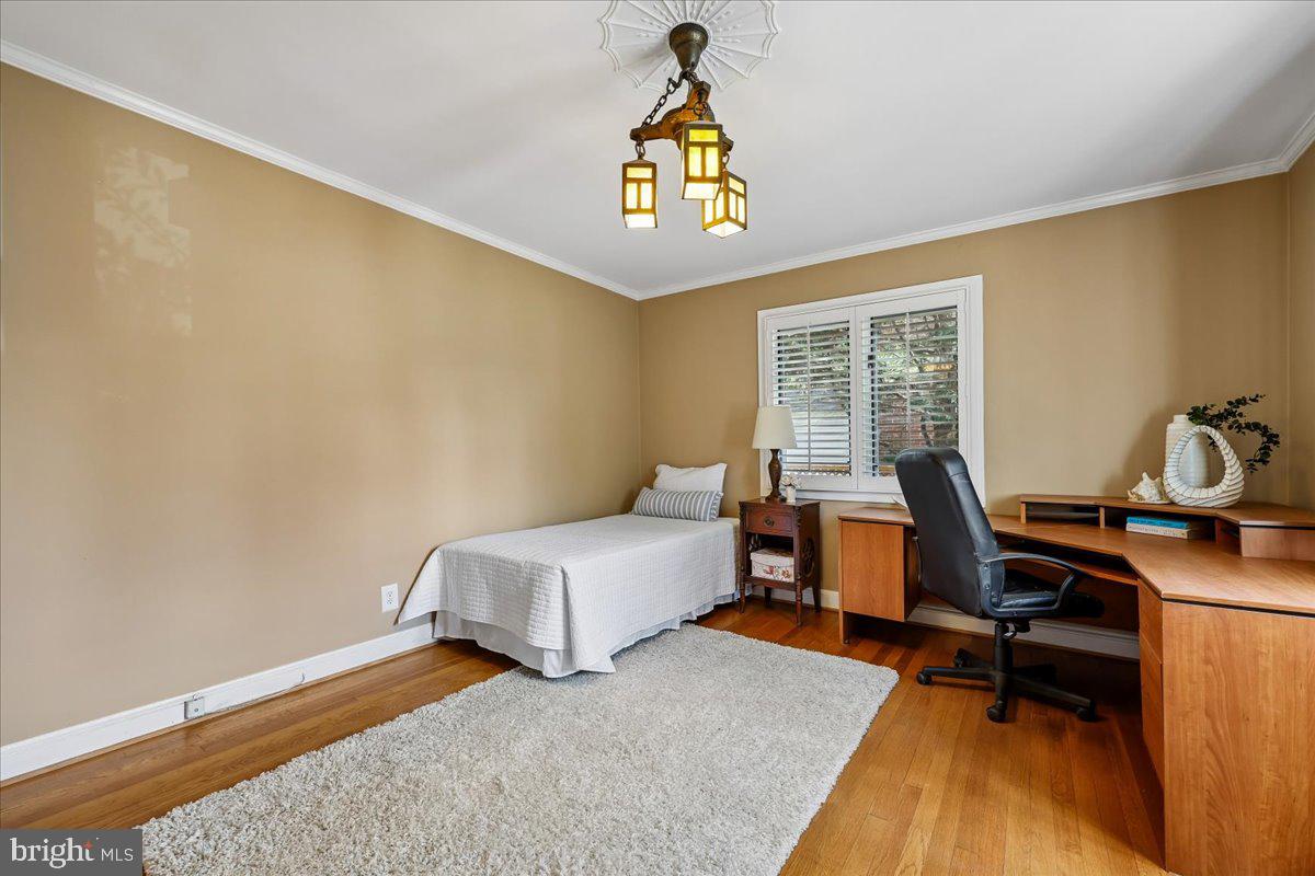 ENGLISH VILLAGE - Residential