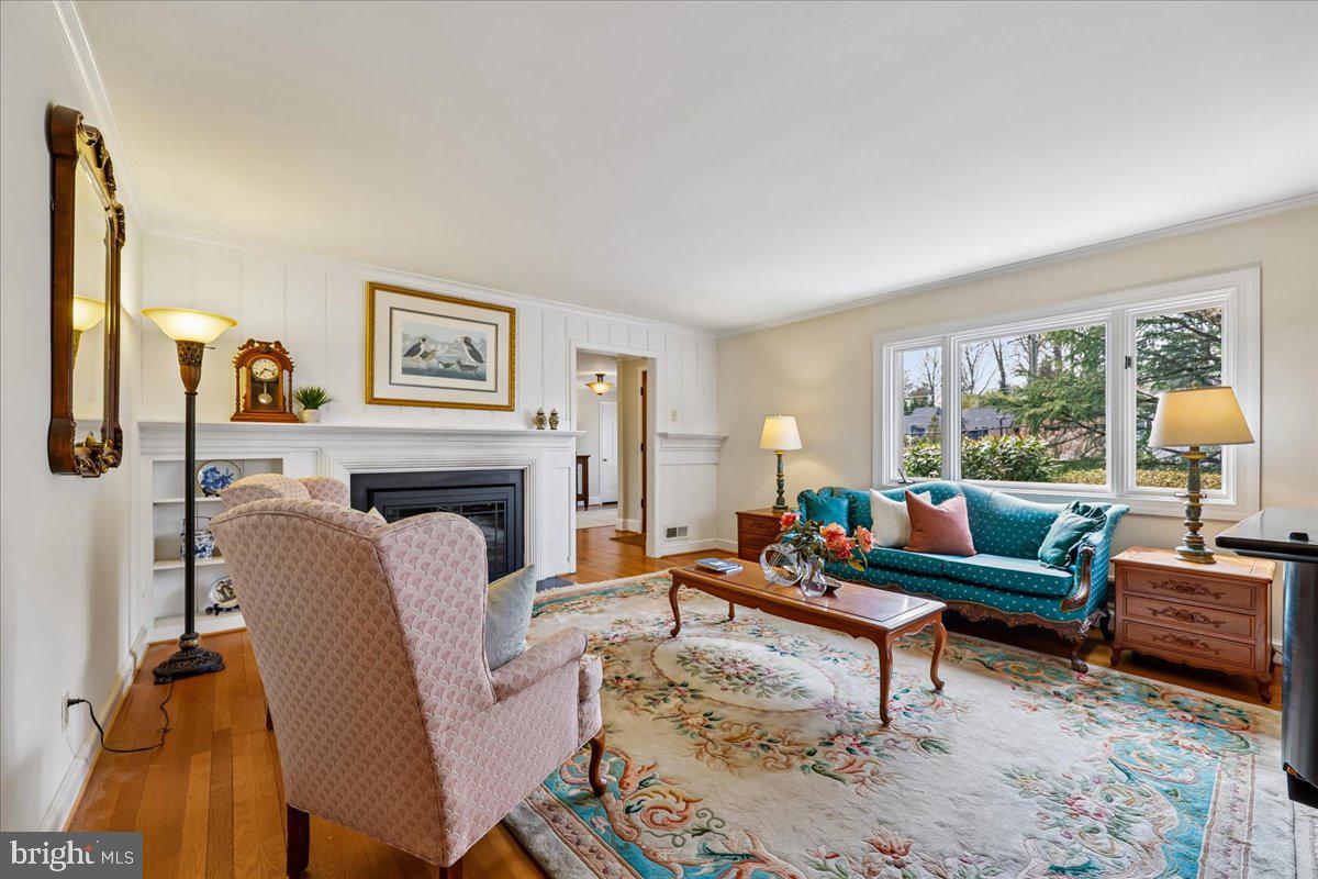 ENGLISH VILLAGE - Residential