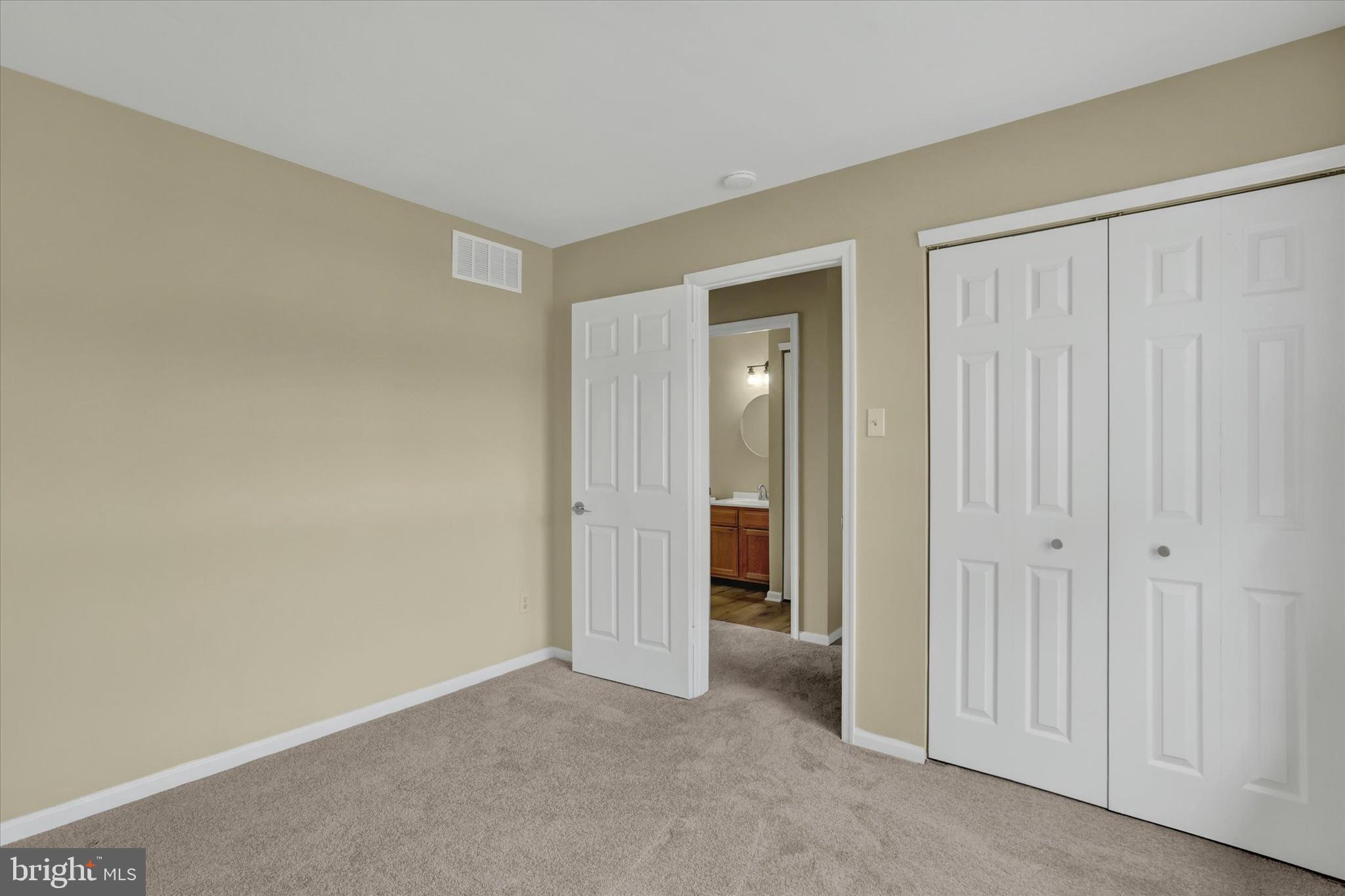 COUNTRY BEND - Residential