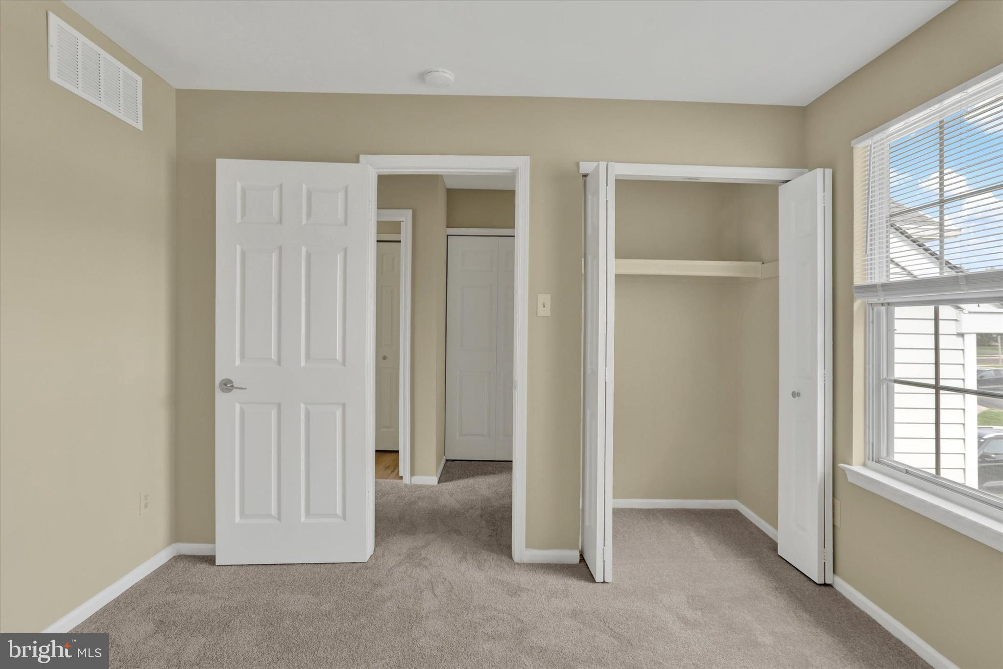 COUNTRY BEND - Residential