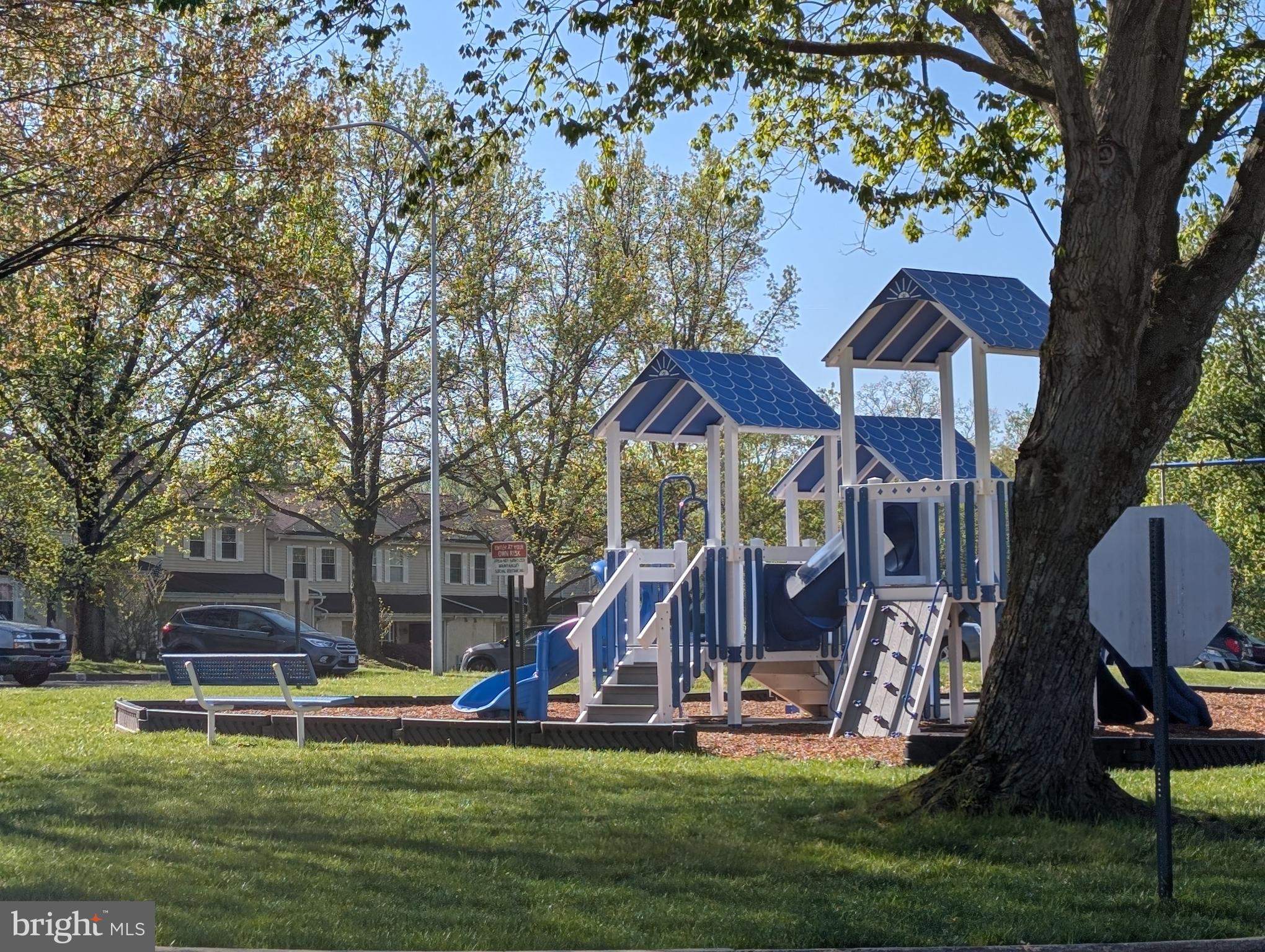 BEAVER RUN KNOLL - Residential