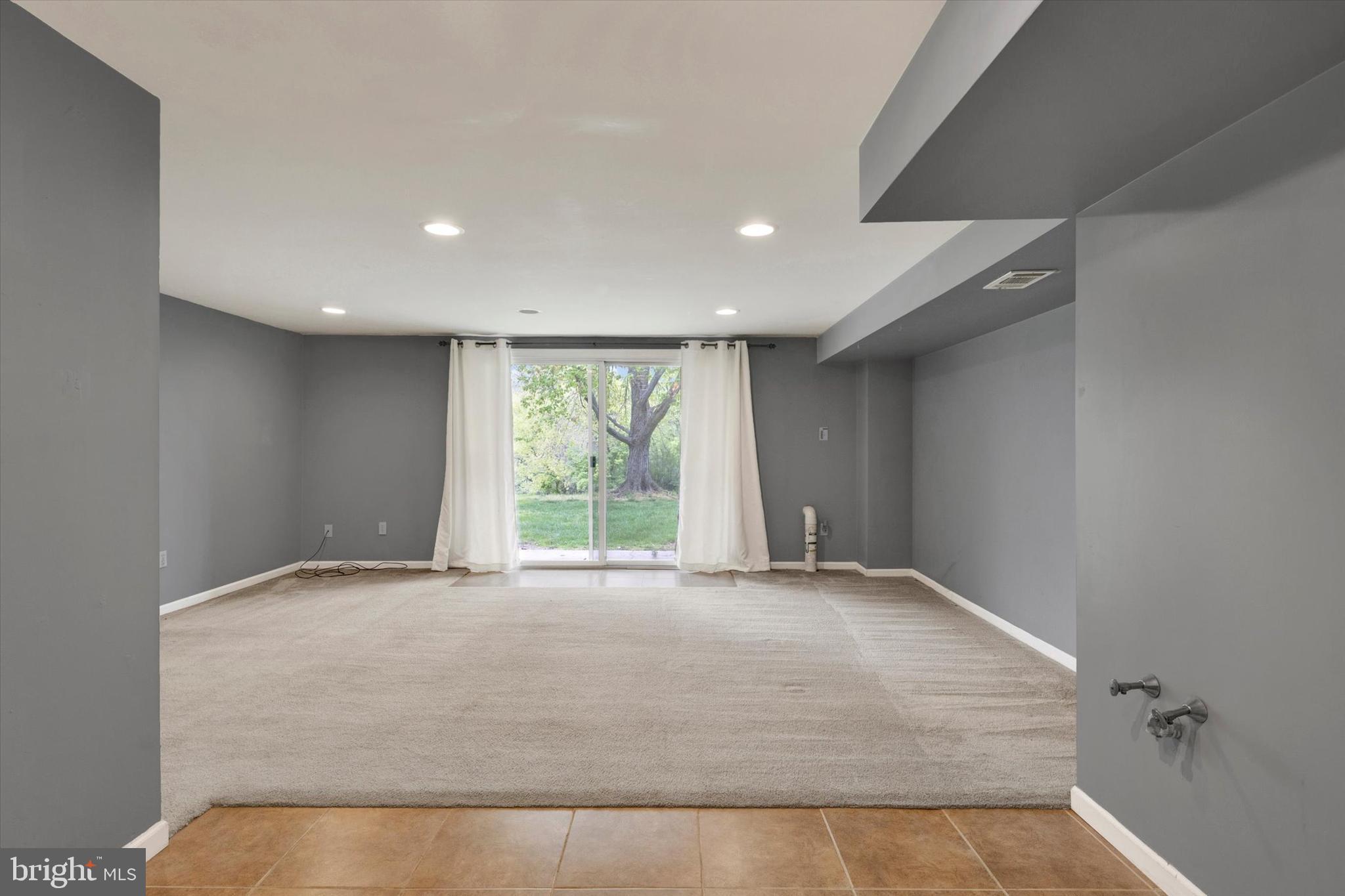 BEAVER RUN KNOLL - Residential